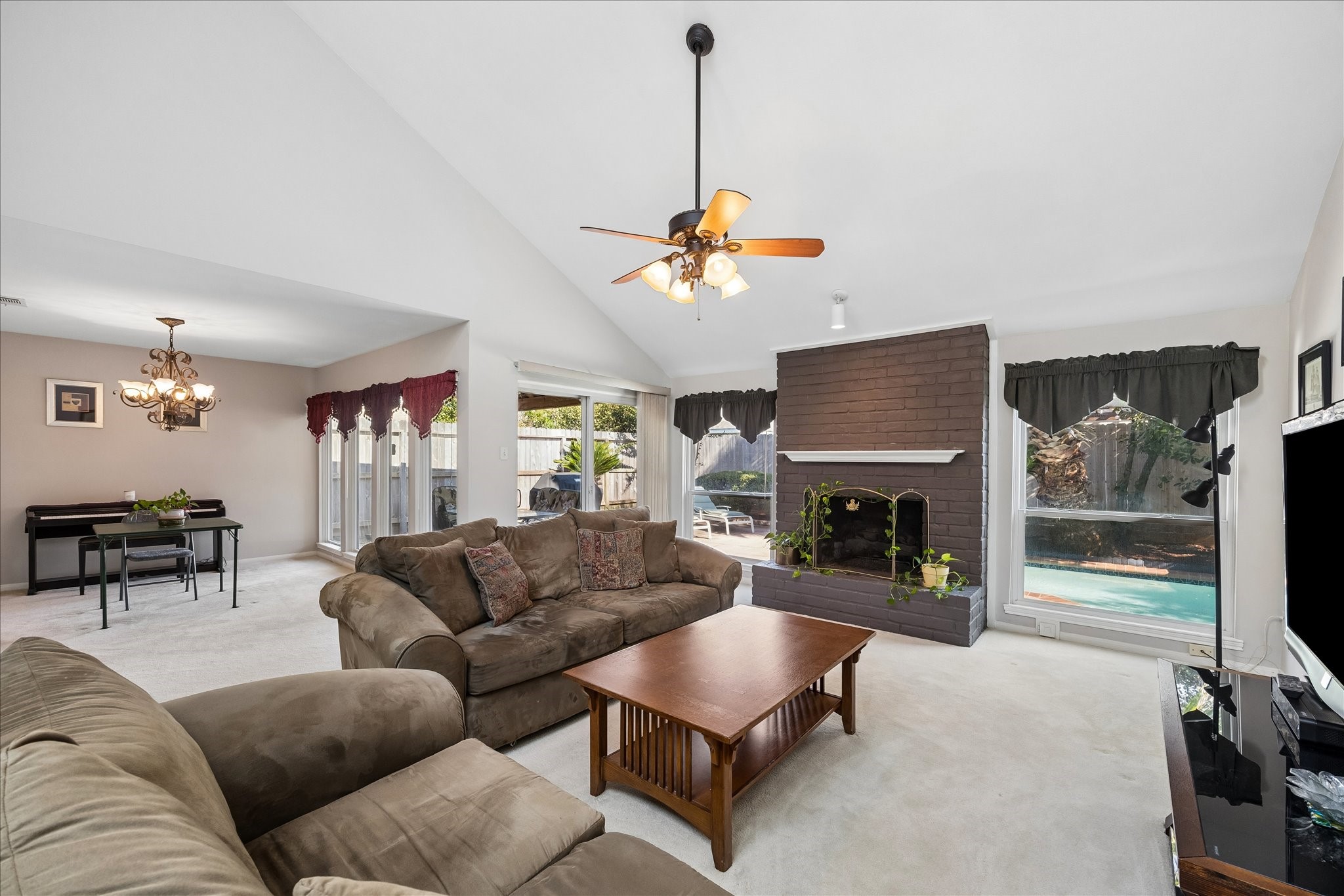 11510 Overbrook Lane Property Photo 2