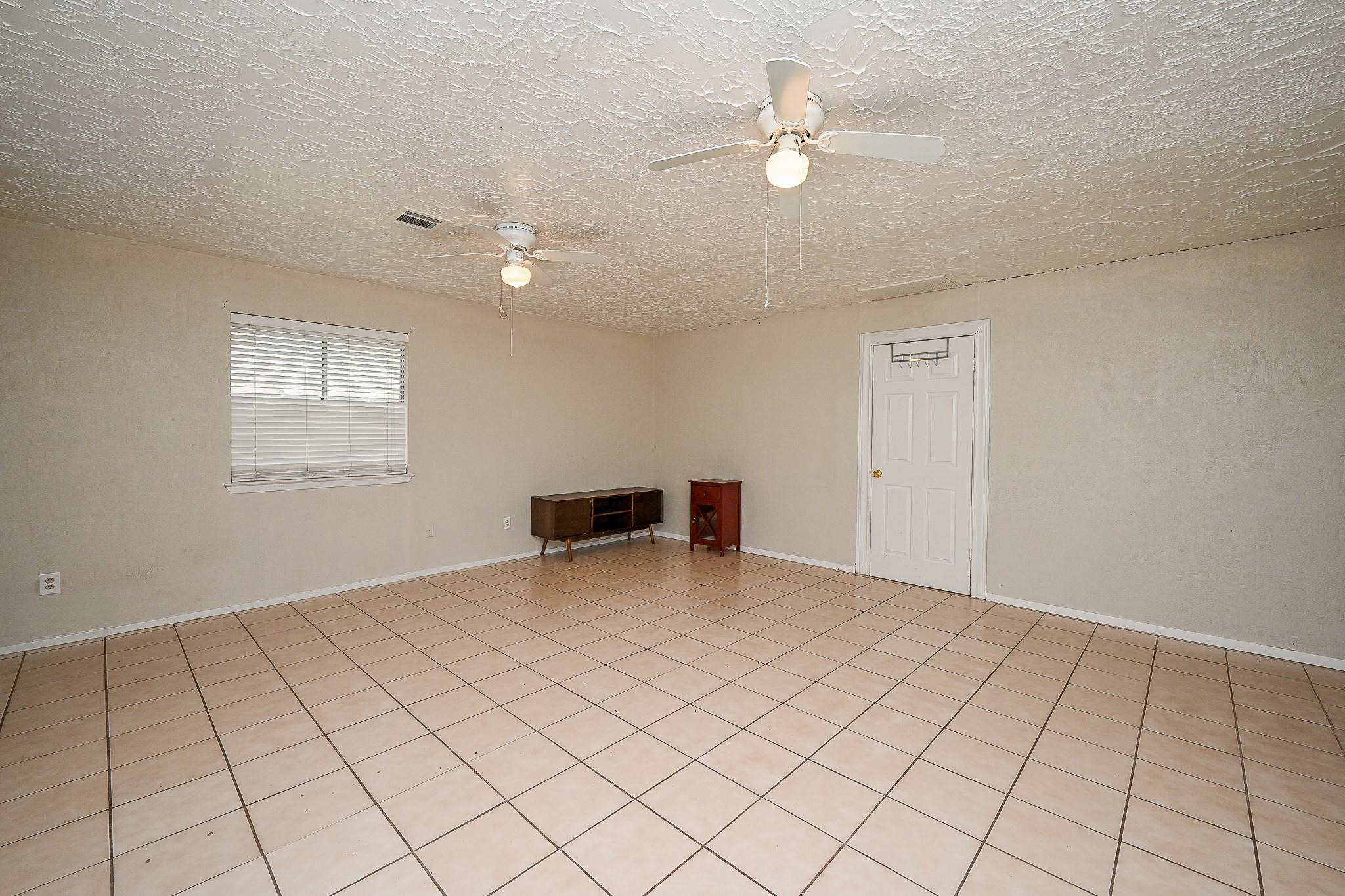 7407 W Fuqua Drive, Houston Tx 77489 Property Photo 9