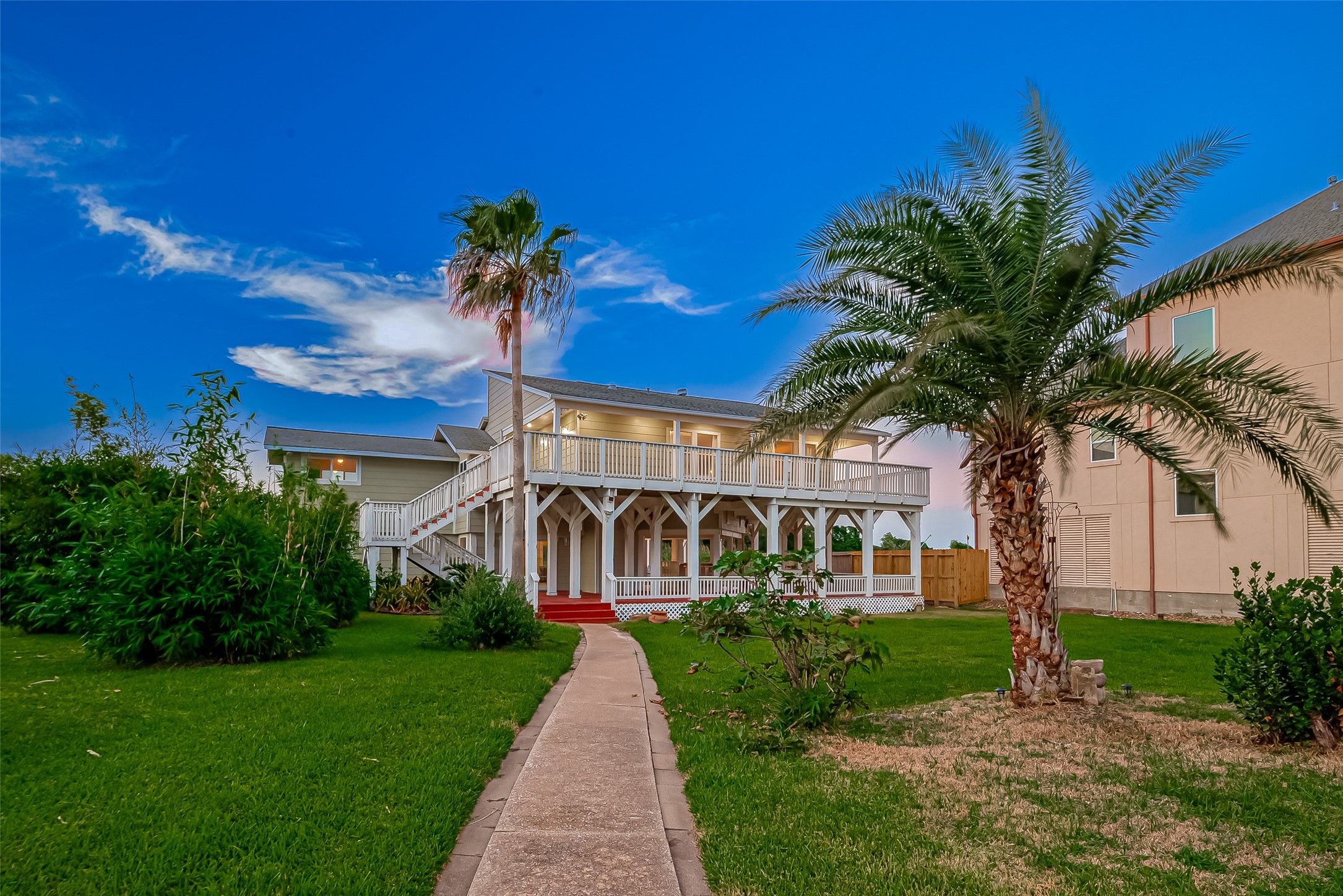 510 Surf Oaks Drive Property Photo 2