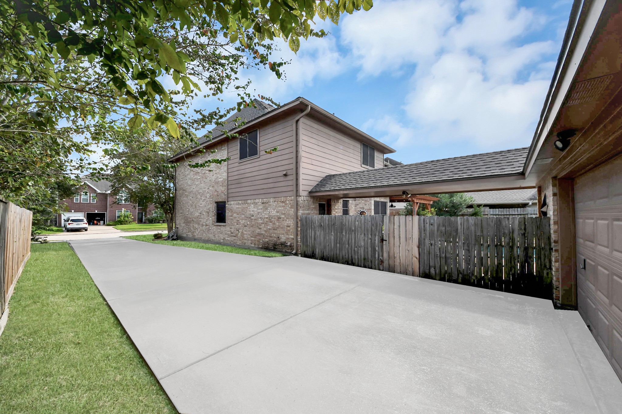 1408 N Pine Orchard Drive Property Photo 5