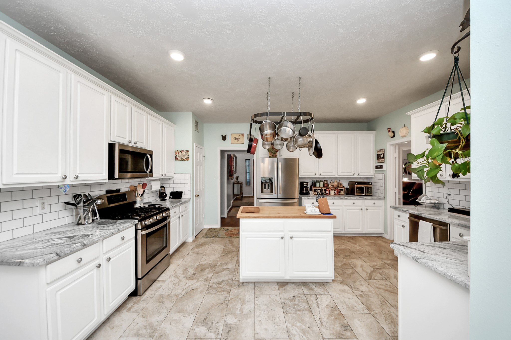1408 N Pine Orchard Drive Property Photo 13