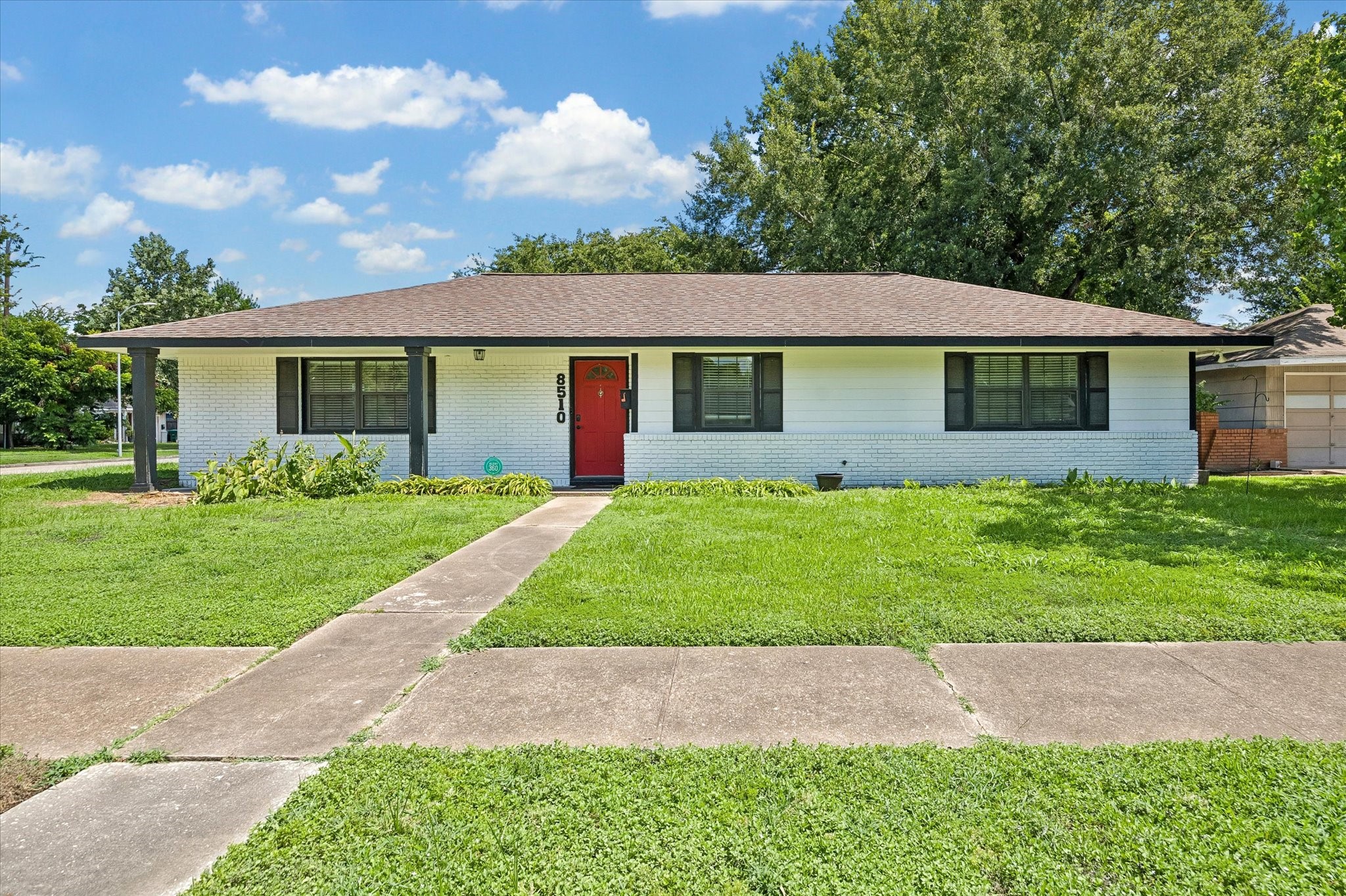 8510 Western Drive Property Photo 1