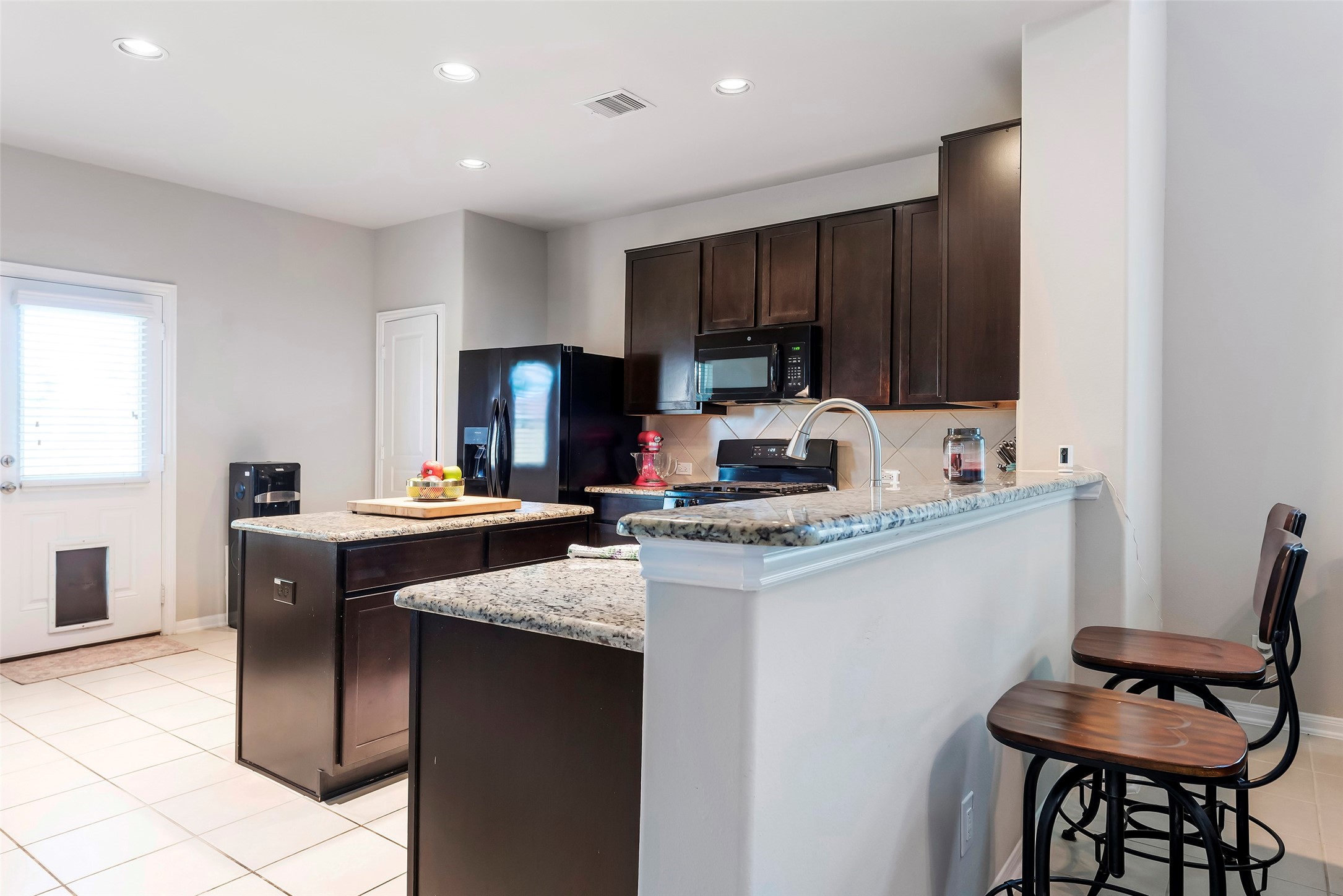 2073 Lepper Street Property Photo 10