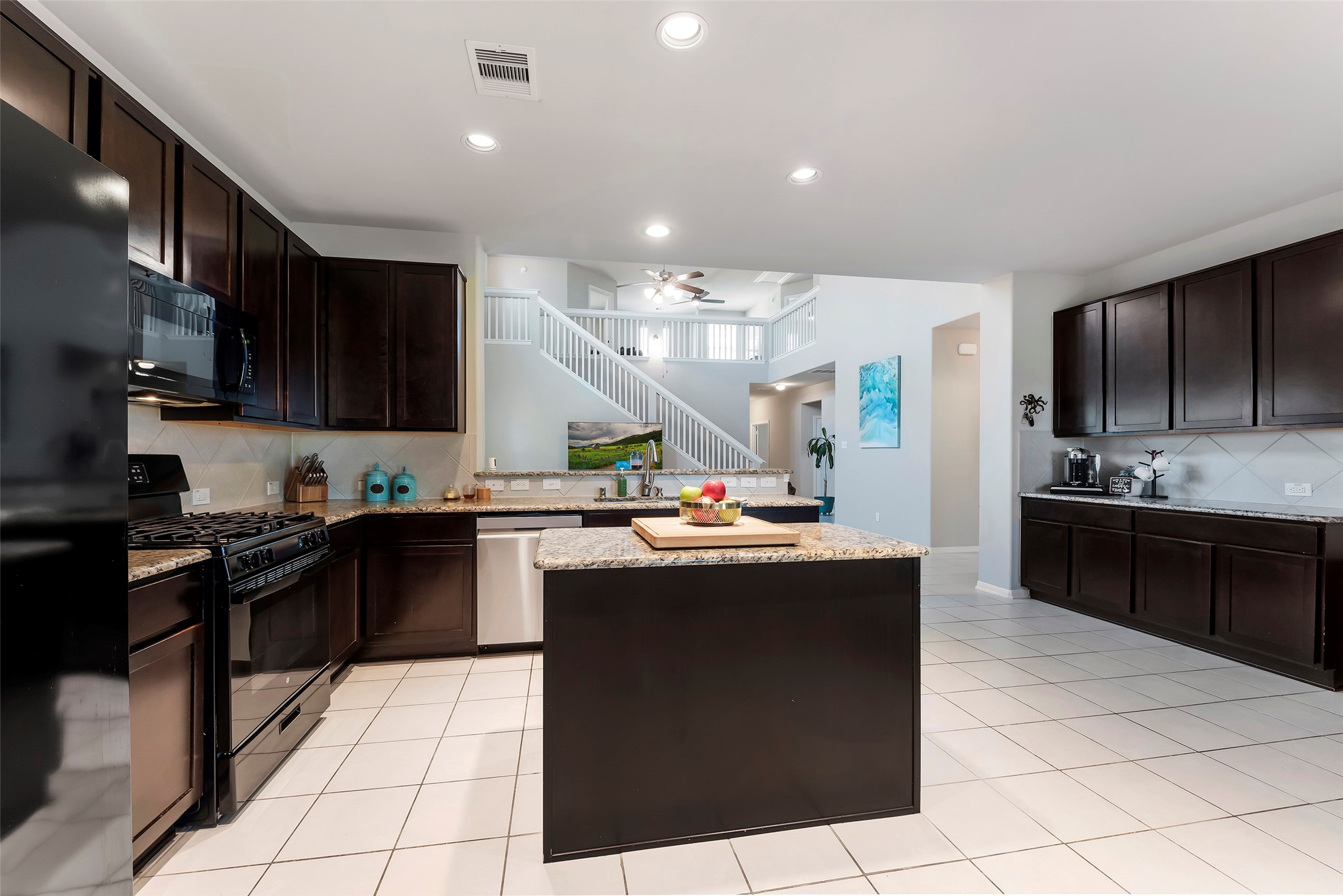 2073 Lepper Street Property Photo 13