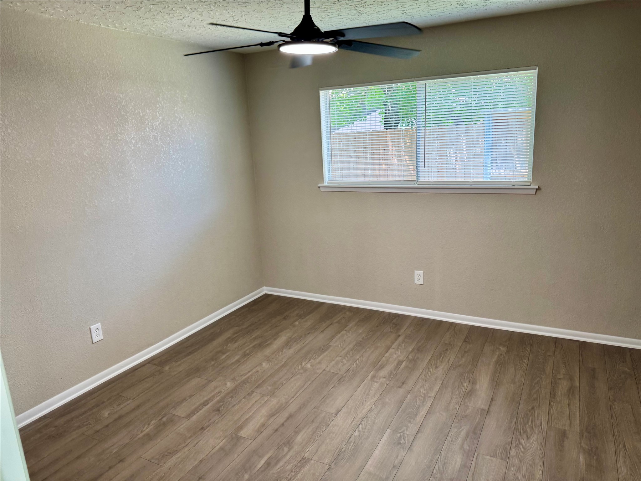 4231 Meadowbank Drive Property Photo 20