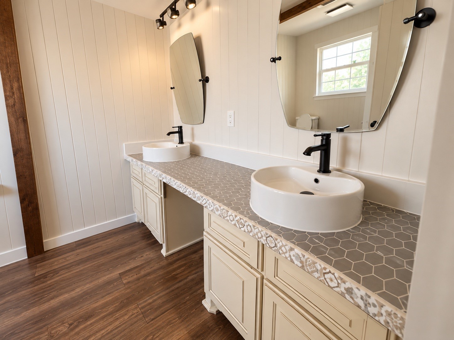 676 Ravensworth Drive Property Photo 14