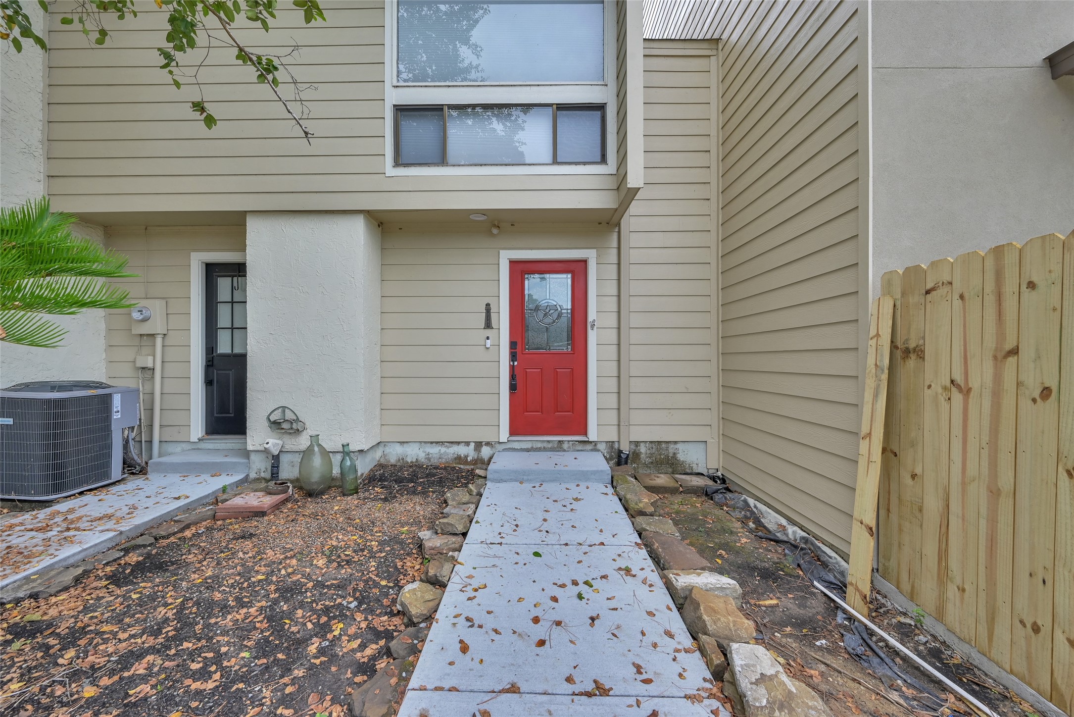 12247 Trail Hollow Drive Property Photo 4