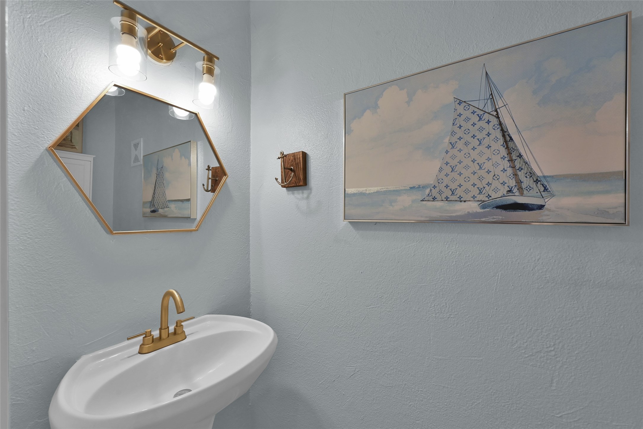 12247 Trail Hollow Drive Property Photo 8