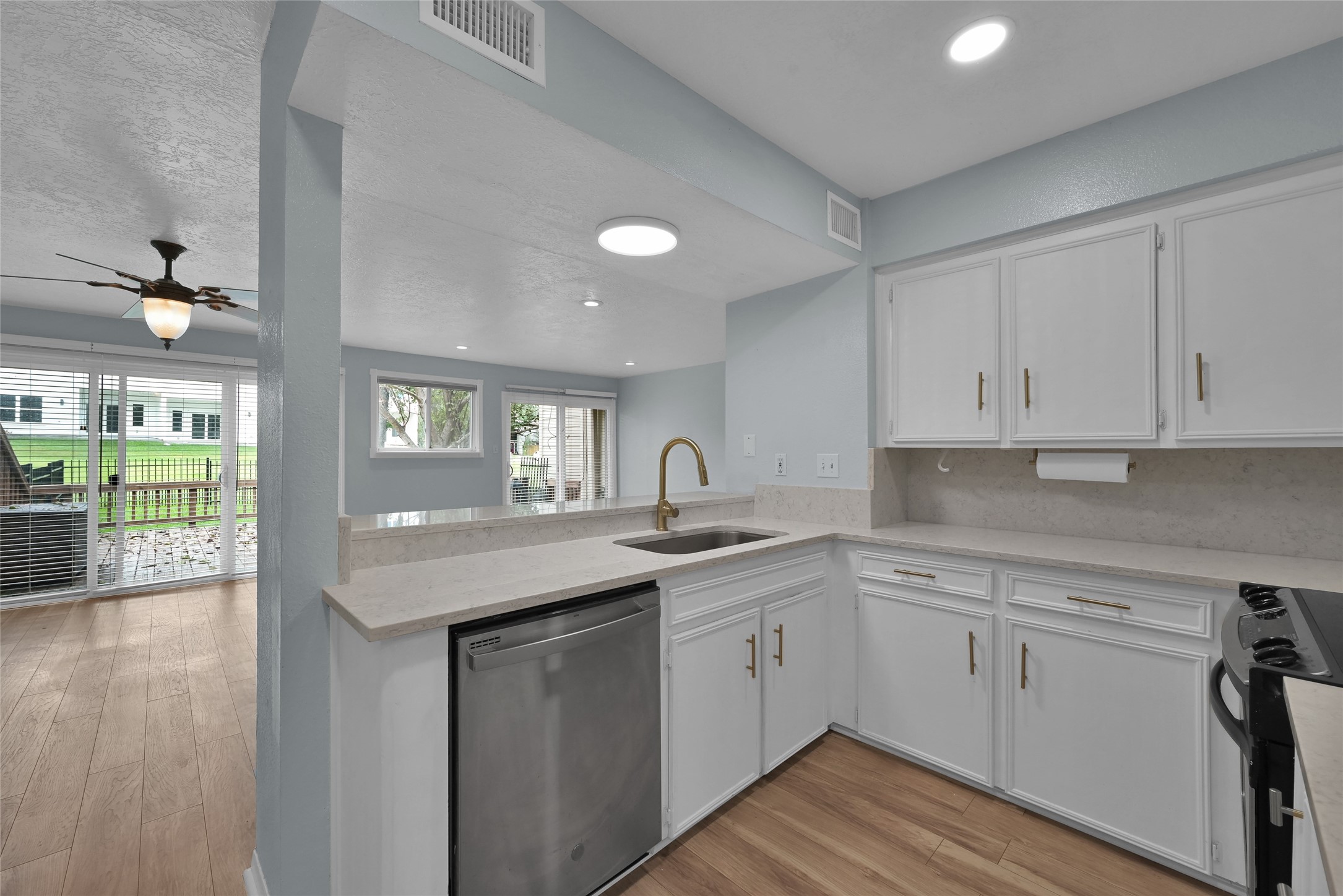 12247 Trail Hollow Drive Property Photo 16