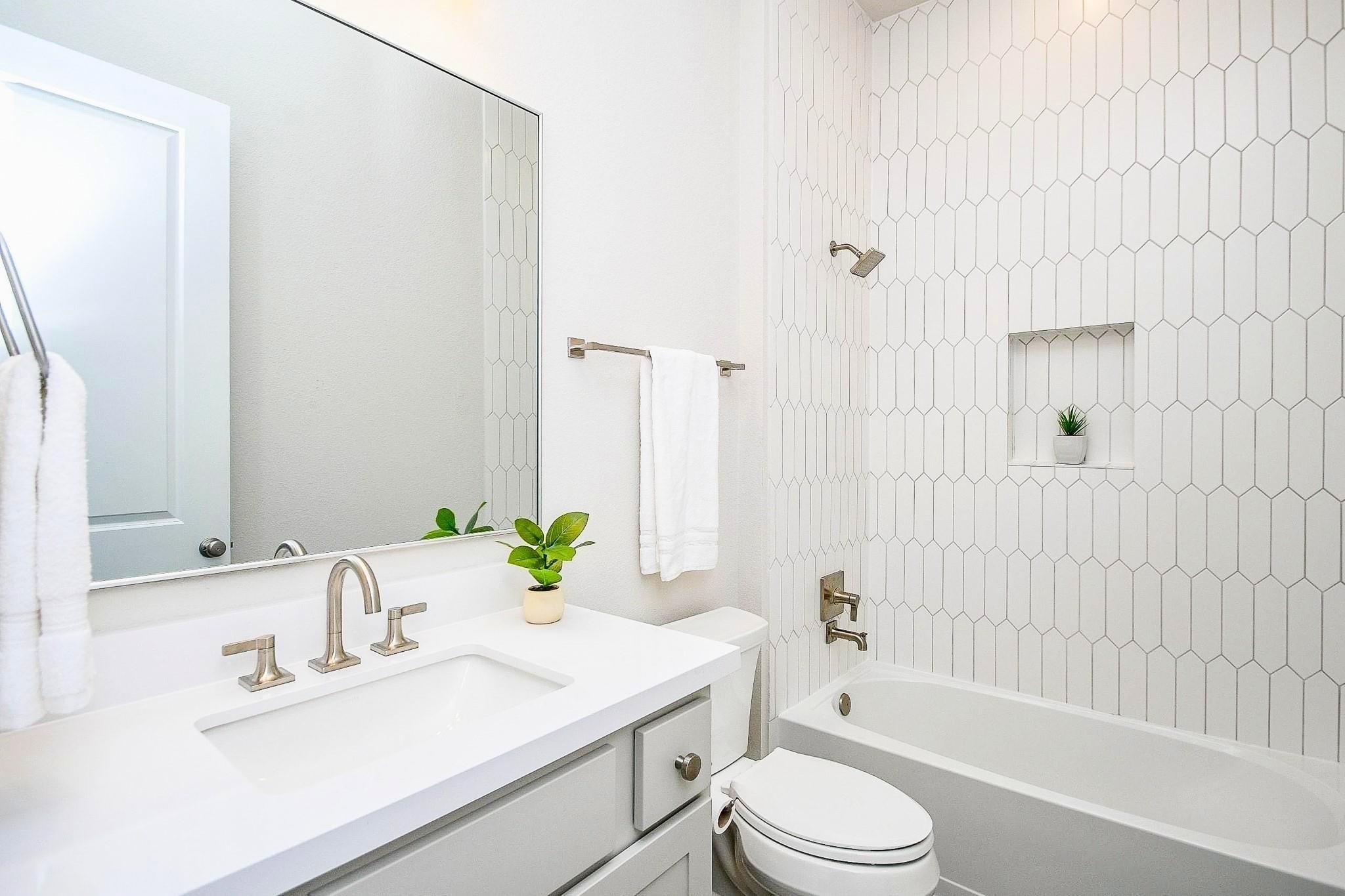 5019 Golden Peach Road Property Photo 4