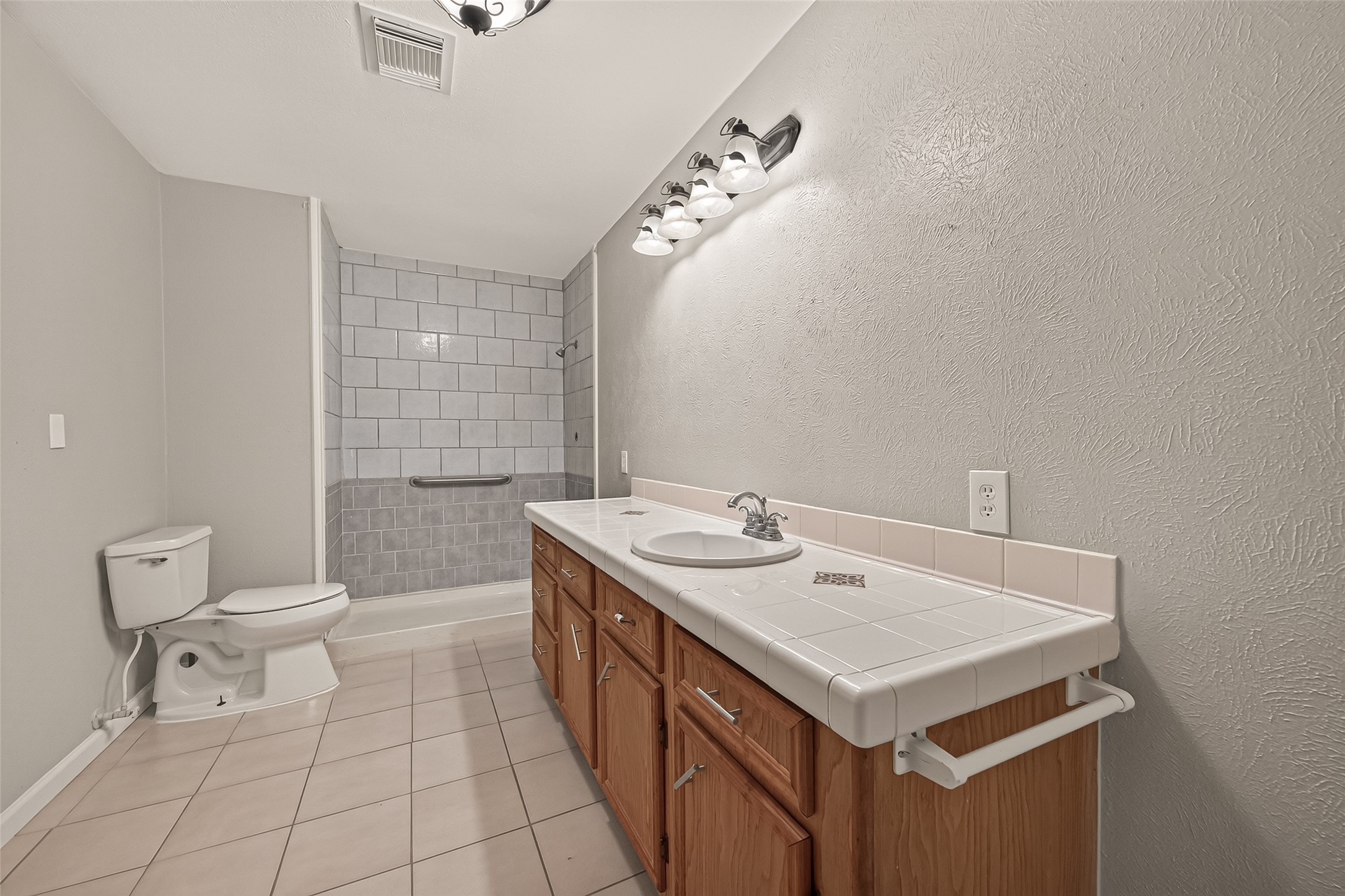 1449 Mesquite Street Property Photo 7