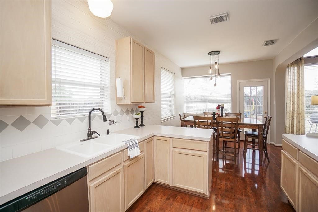 16531 Village View Trail Property Photo 14