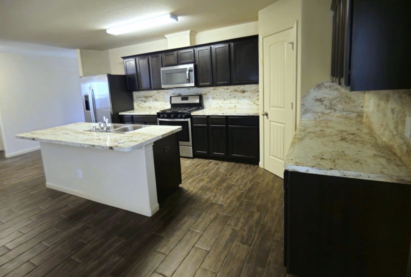 2026 Naplechase Crest Drive Property Photo 8