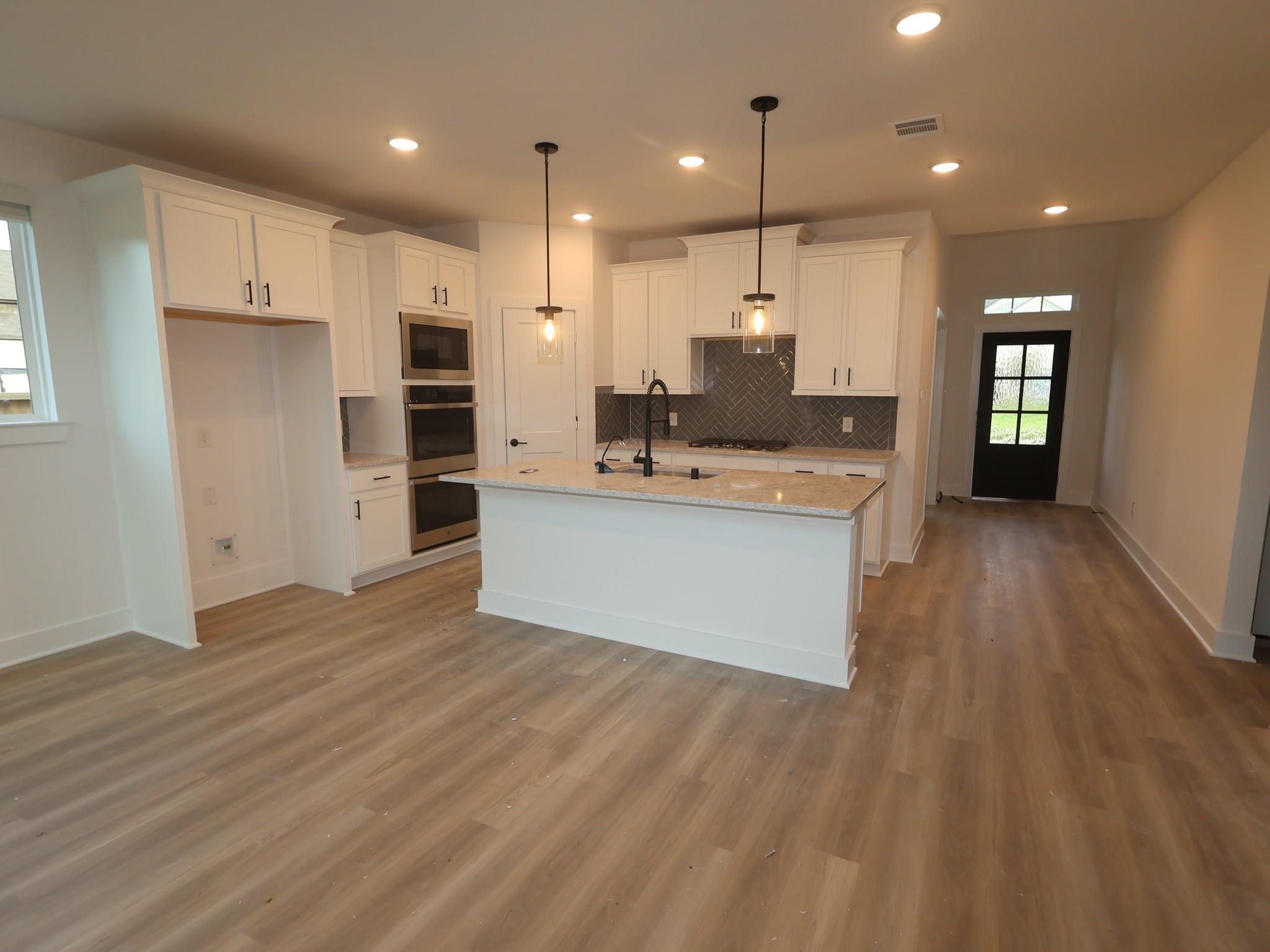 32206 Sunbeam Drive Property Photo 3