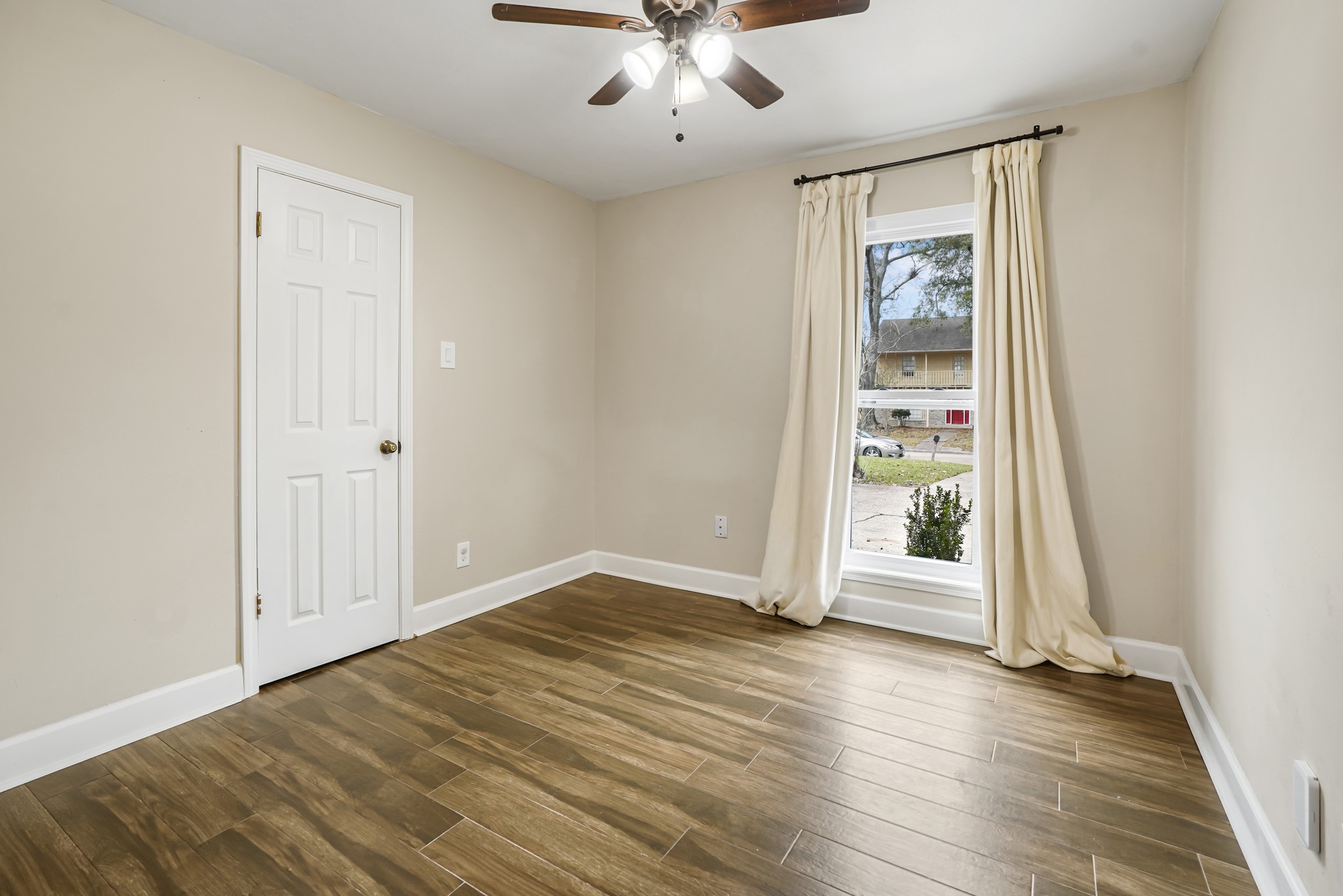 5710 Green Timbers Drive Property Photo 12