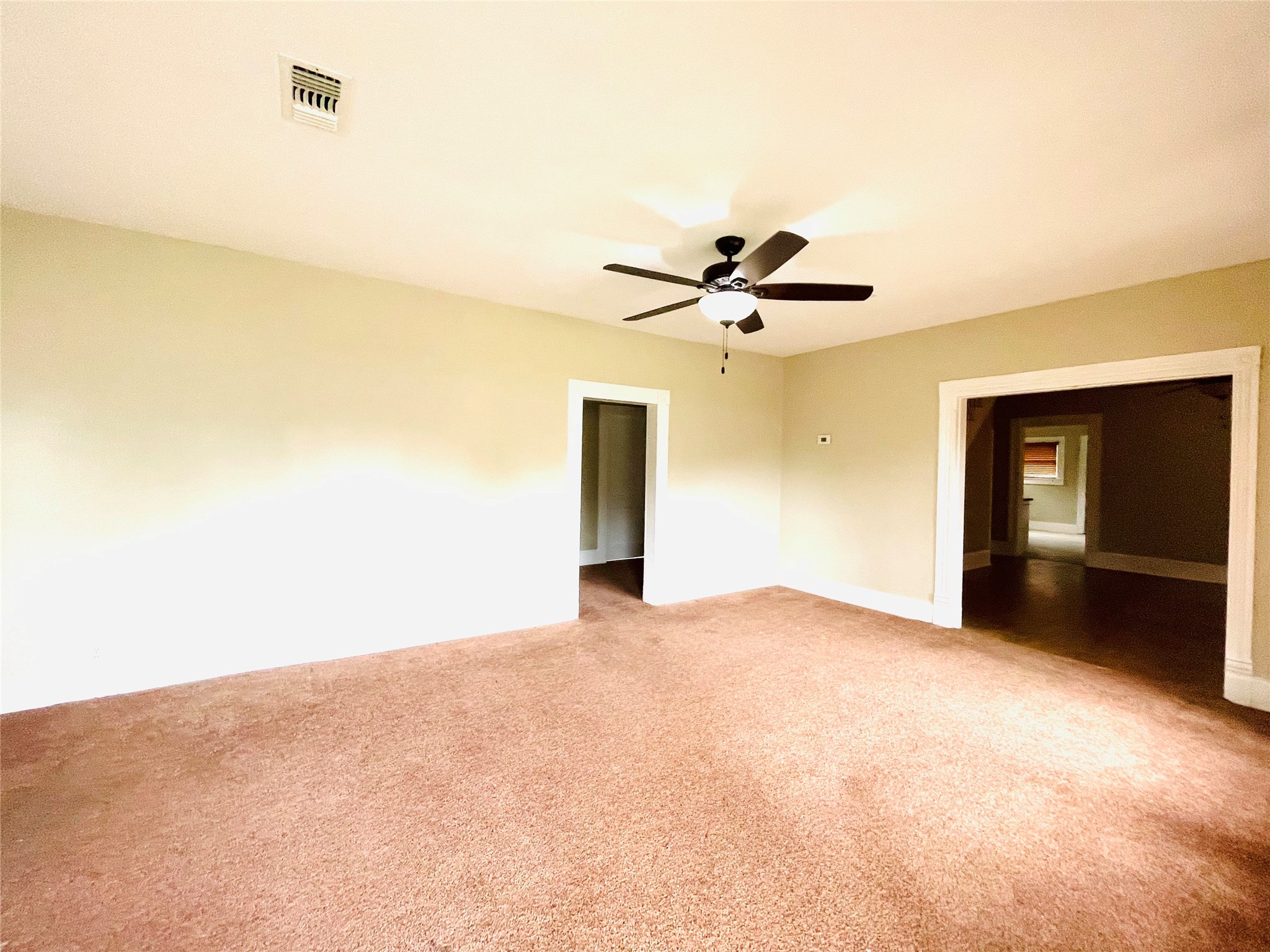 229 E Saunders Street Property Photo 6
