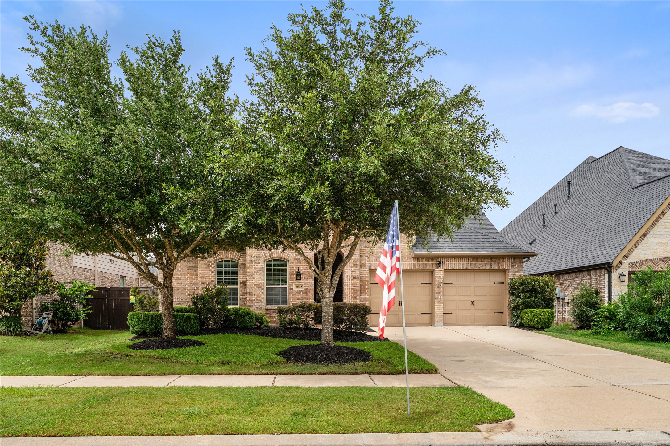 3635 Long Flower Court Property Photo 4