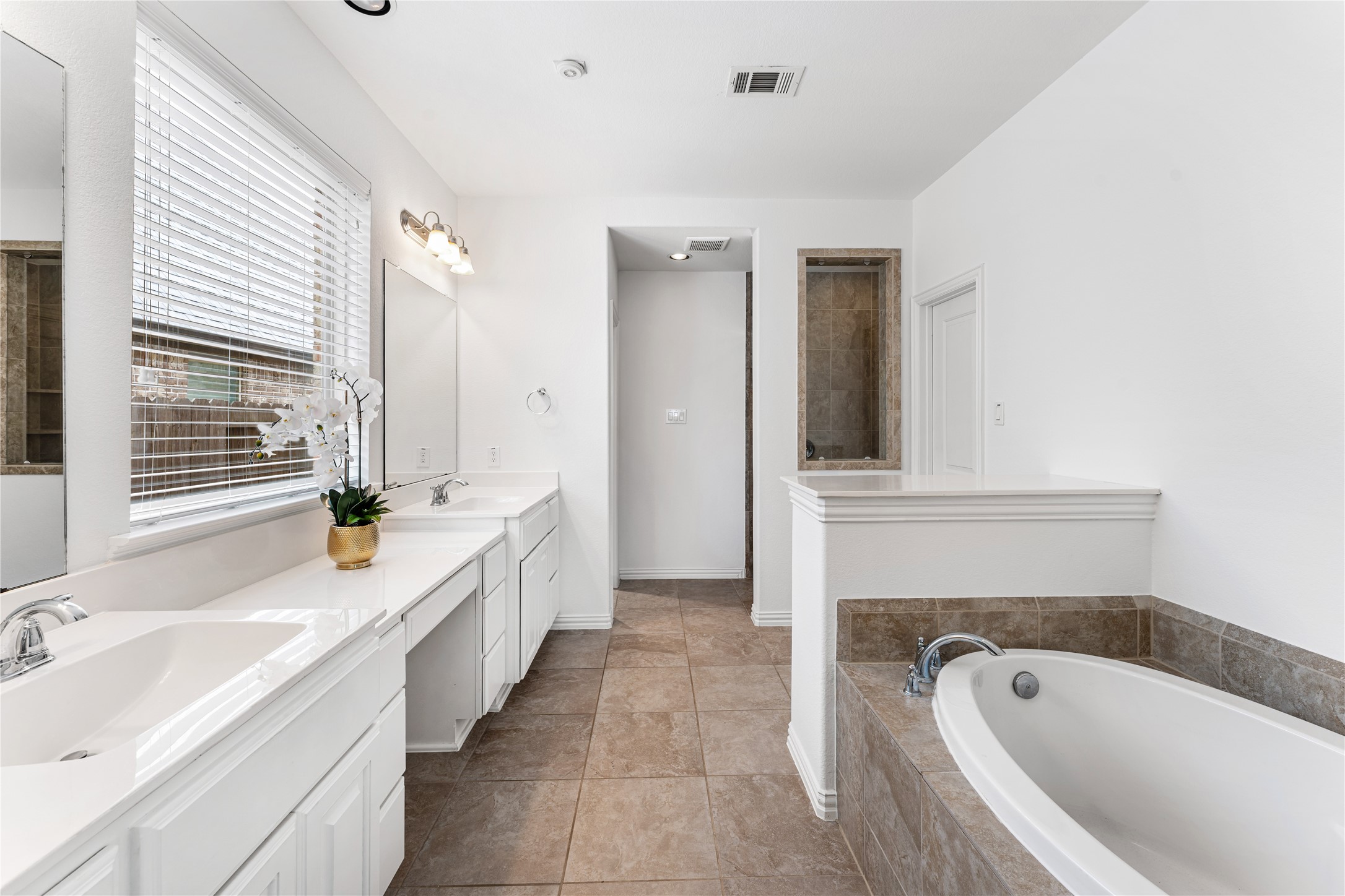 3635 Long Flower Court Property Photo 23