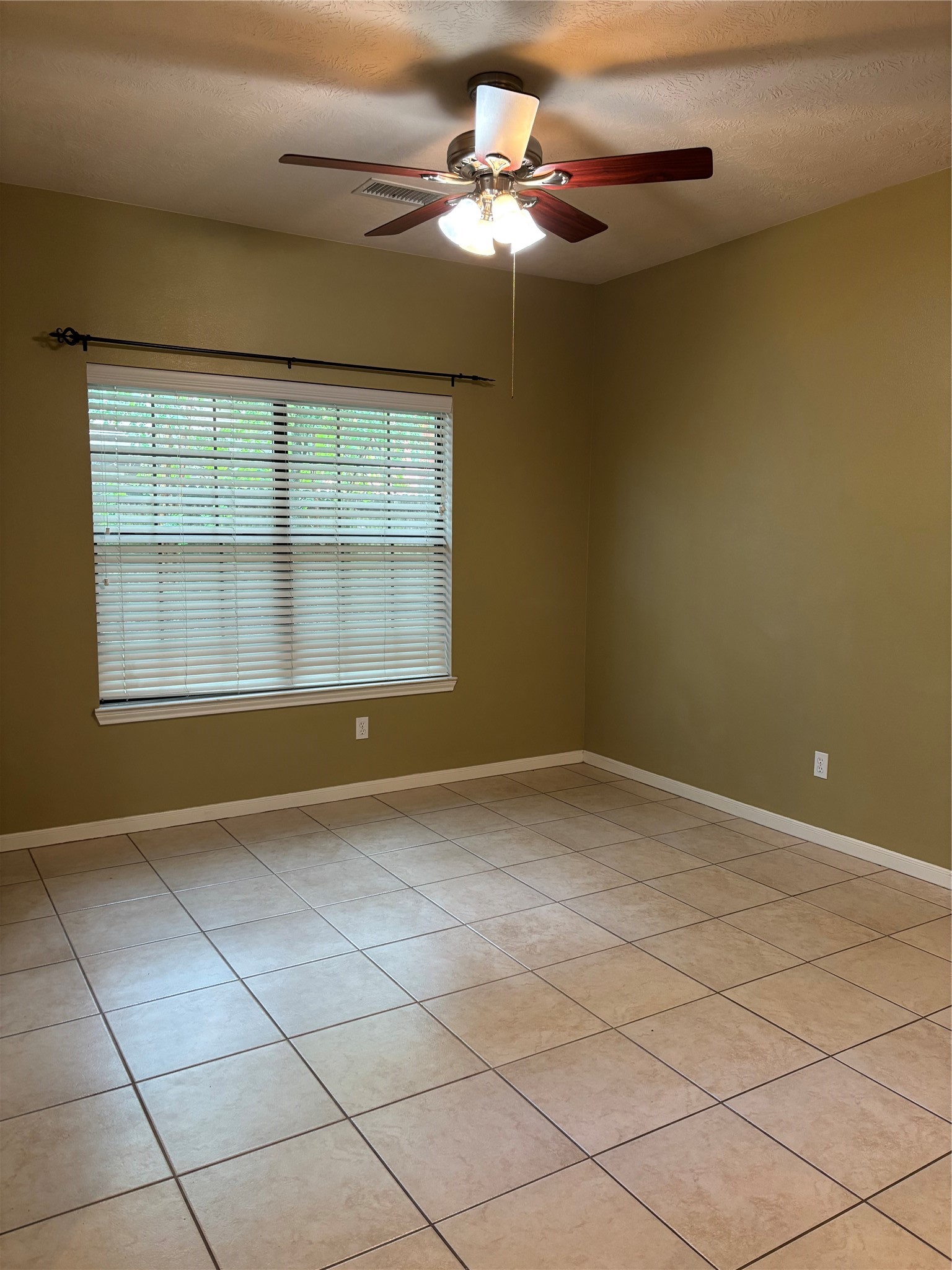 3238 Glenforest Drive Property Photo 12