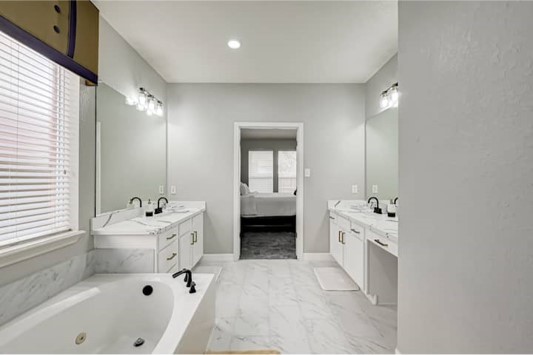4807 Schiller Park Lane Property Photo 17