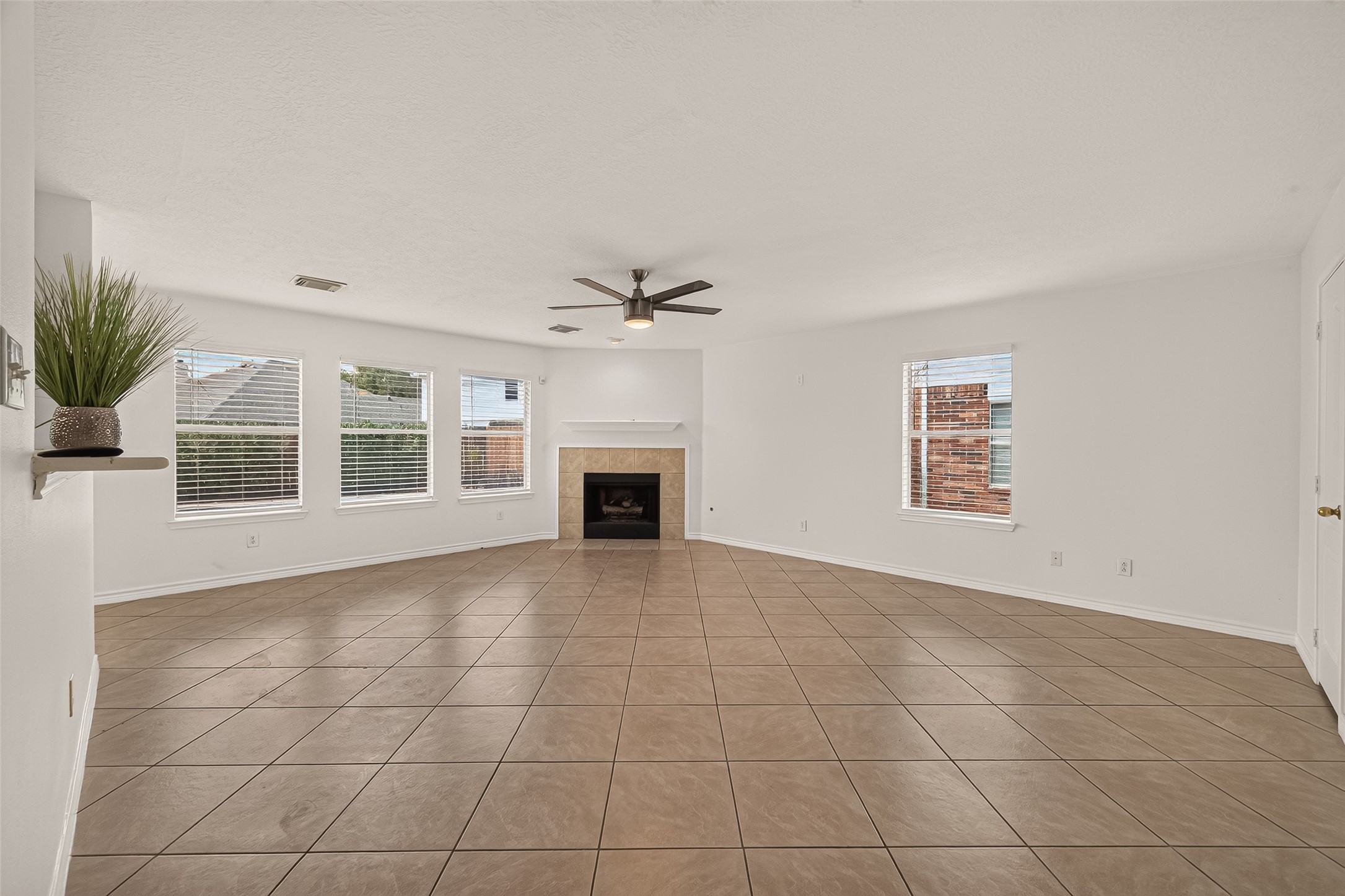 3111 Lantern Bay Lane Property Photo 8