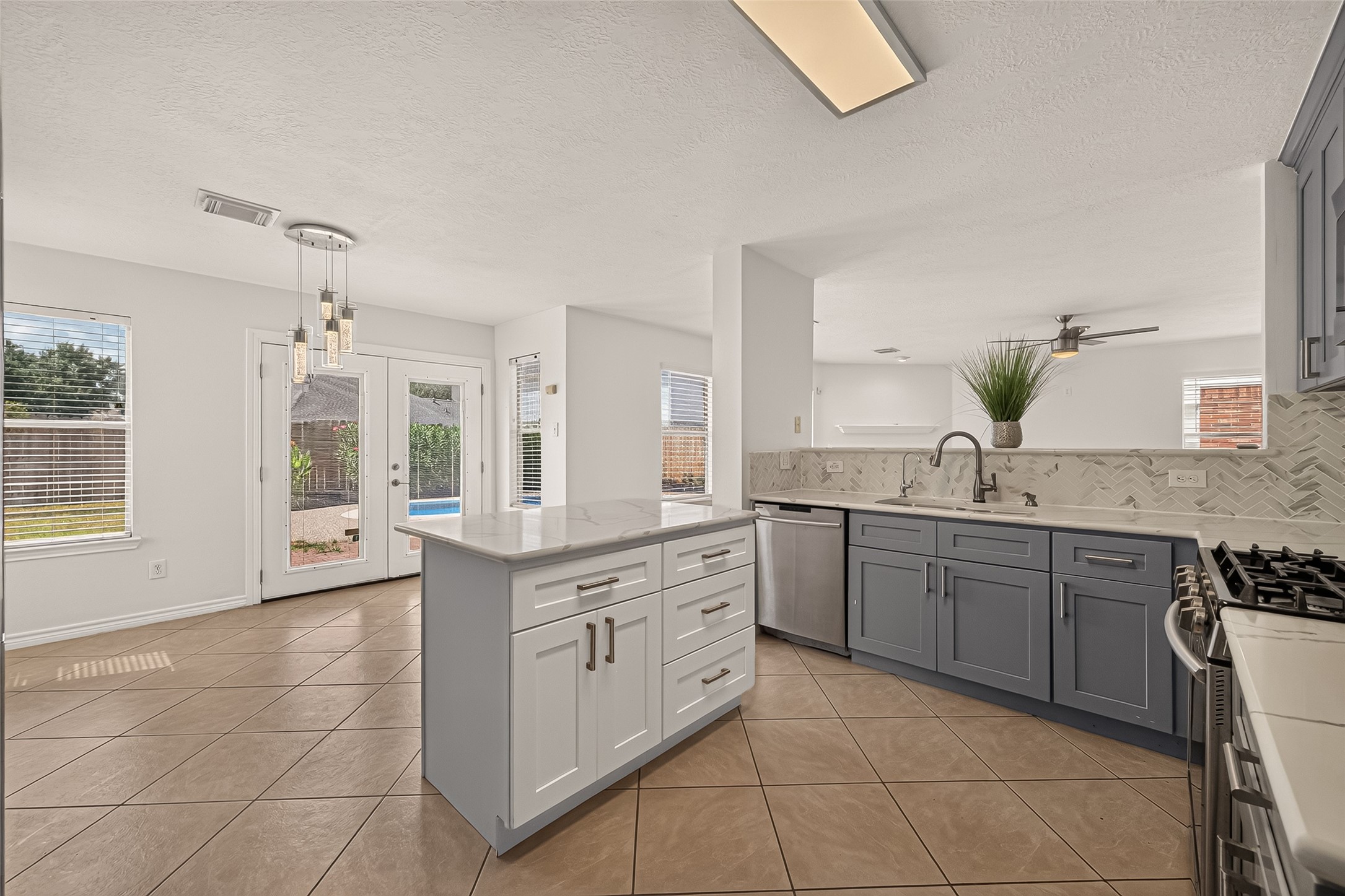 3111 Lantern Bay Lane Property Photo 10