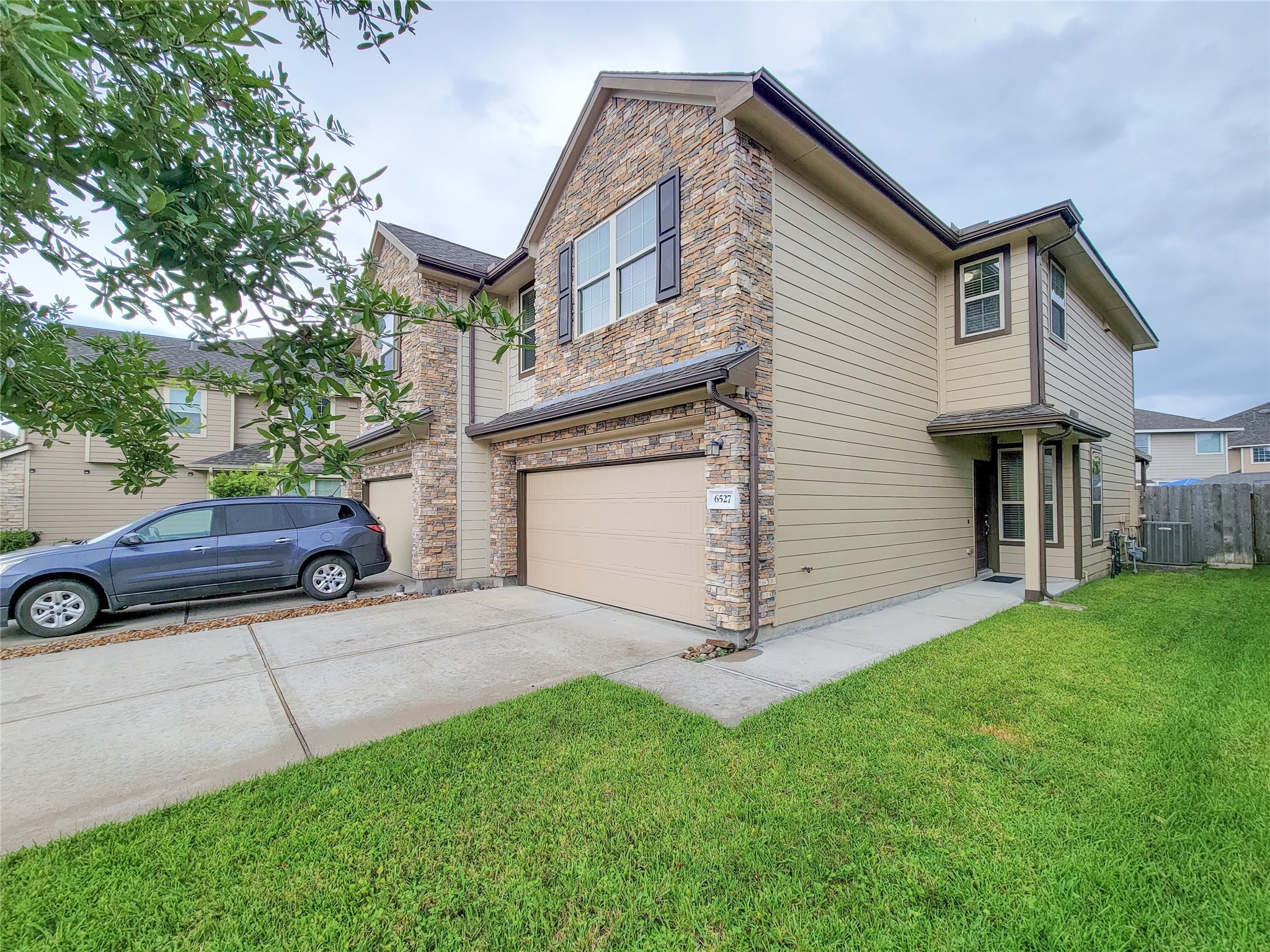 6527 Stoney Creek Dr Drive