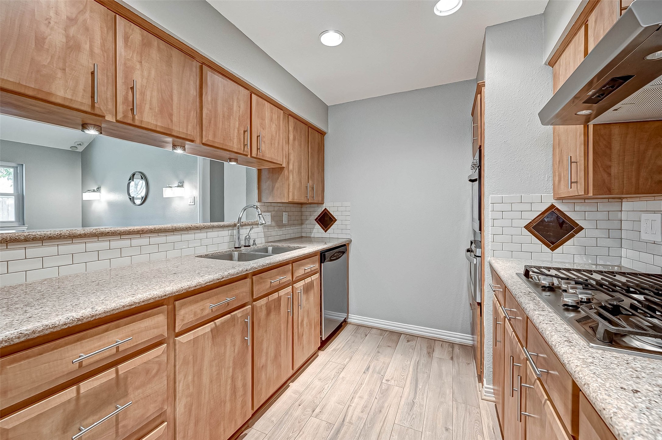 5806 Chrystell Lane Property Photo 6