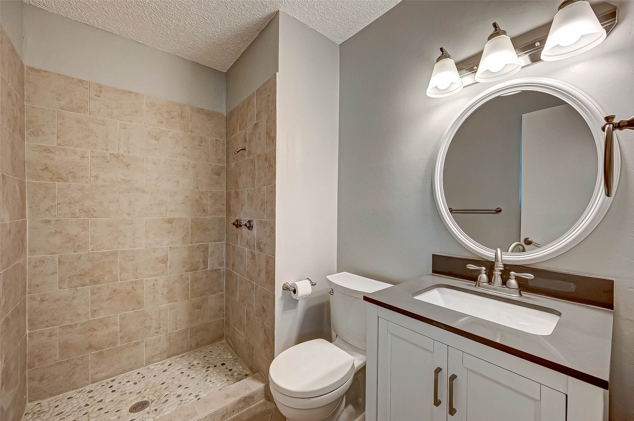 5806 Chrystell Lane Property Photo 12