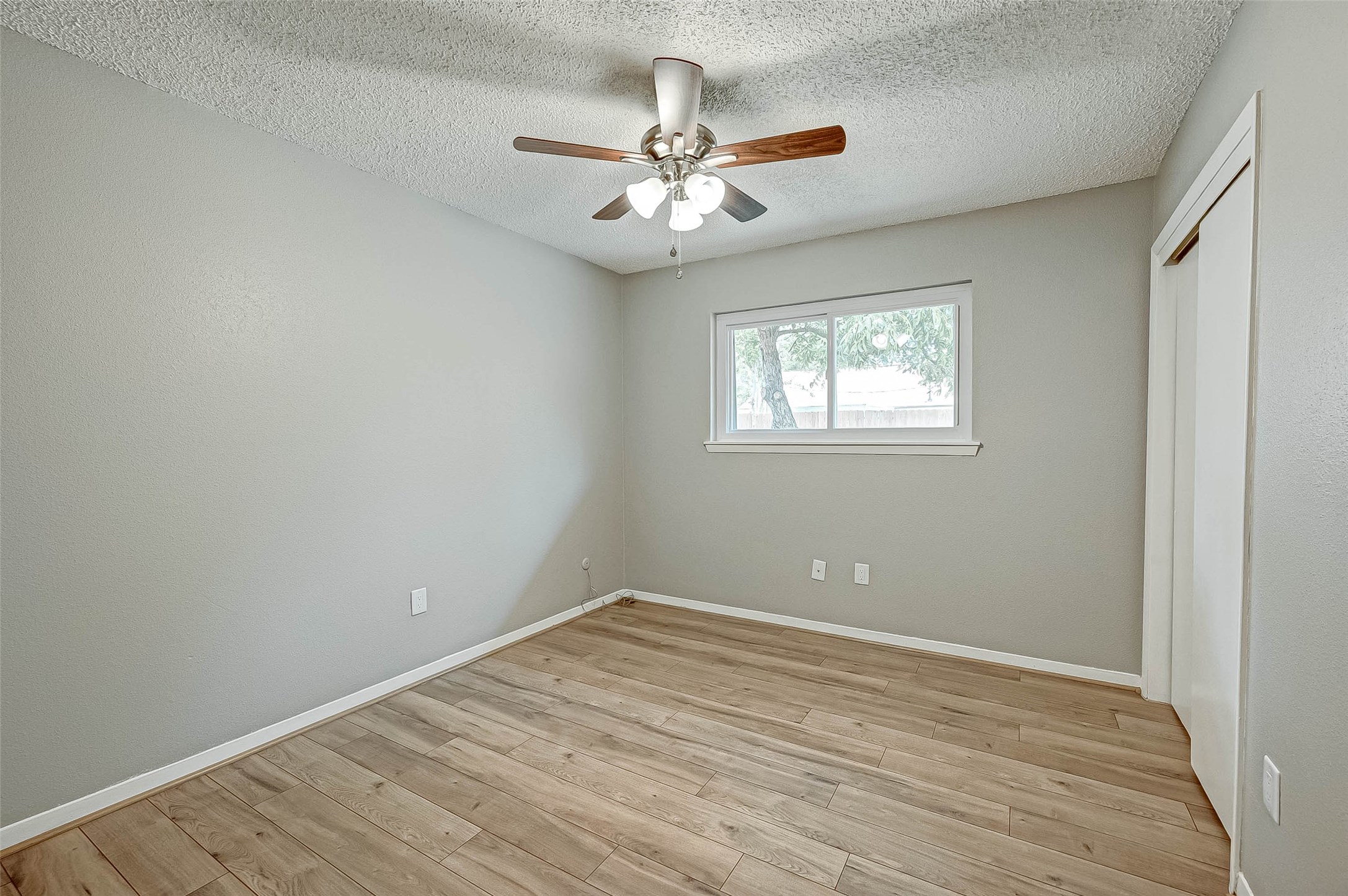 5806 Chrystell Lane Property Photo 15