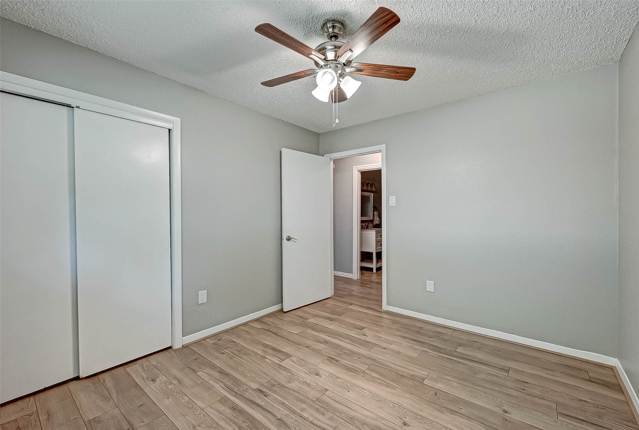 5806 Chrystell Lane Property Photo 16