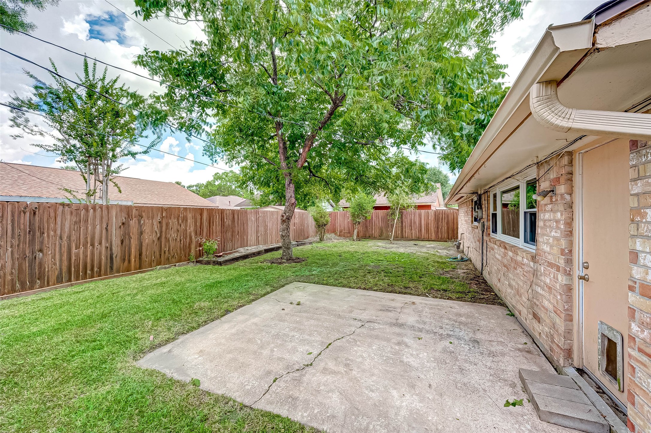 5806 Chrystell Lane Property Photo 17