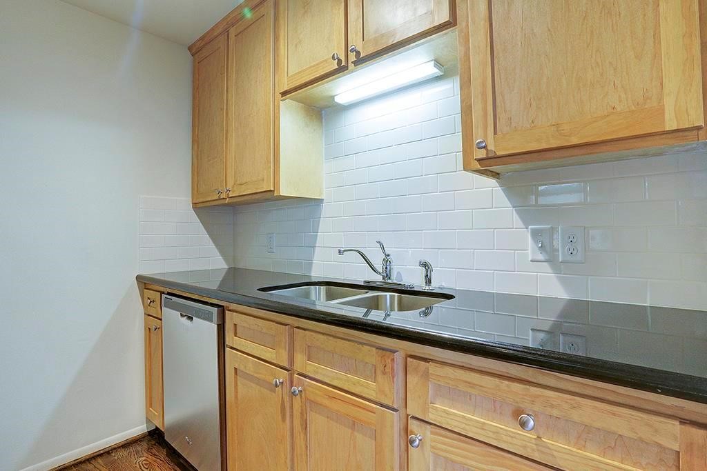 415 Hawthorne Street 5 Property Photo 7