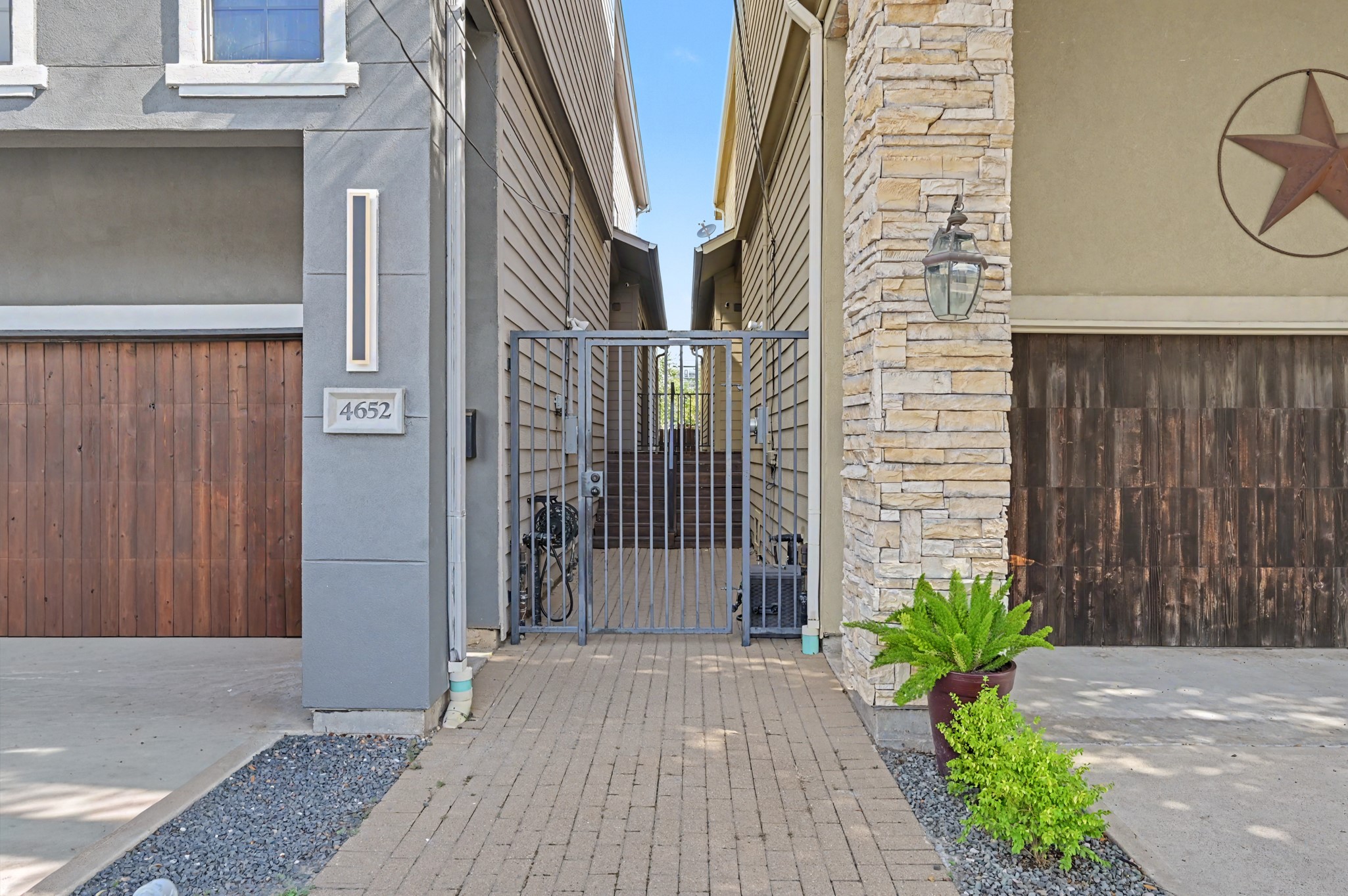 4648 Cornish Street Property Photo 5