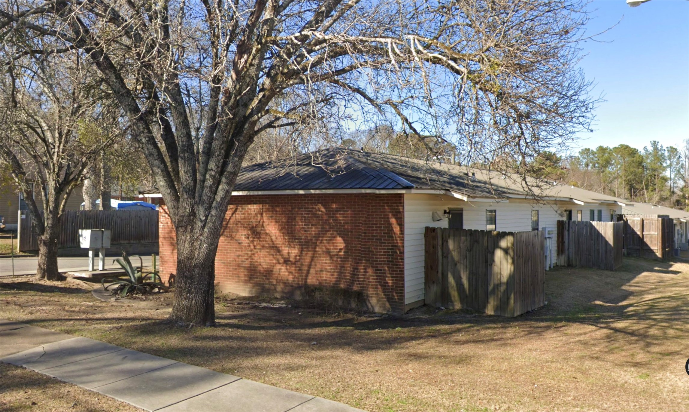 424 Highland Ave Property Photo 3