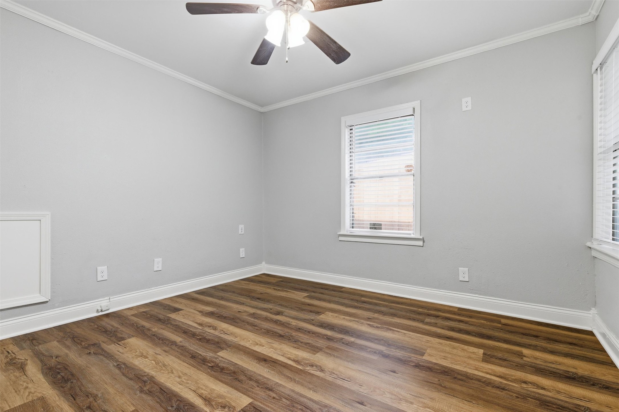 3615 Alberta Street Property Photo 11