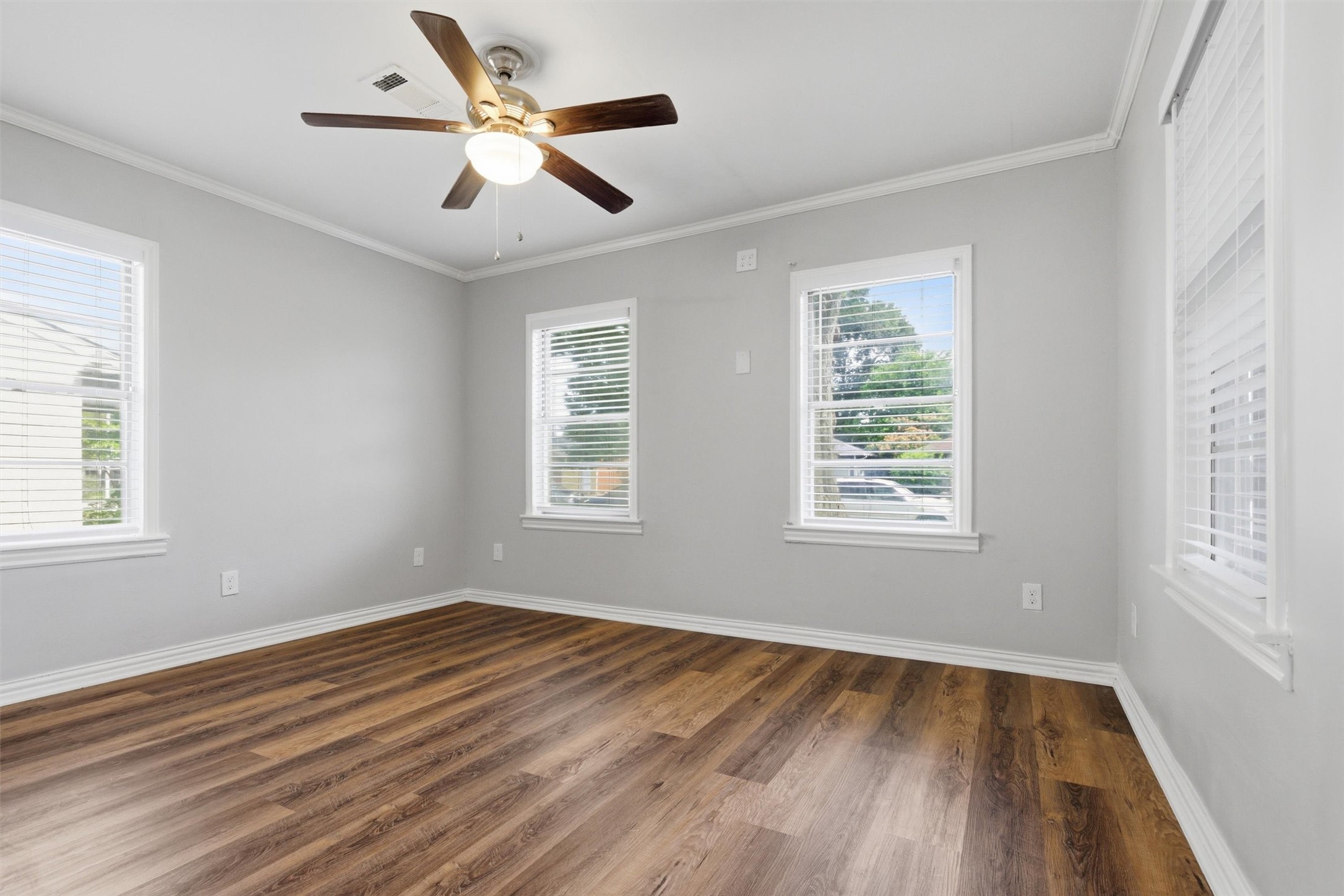 3615 Alberta Street Property Photo 13