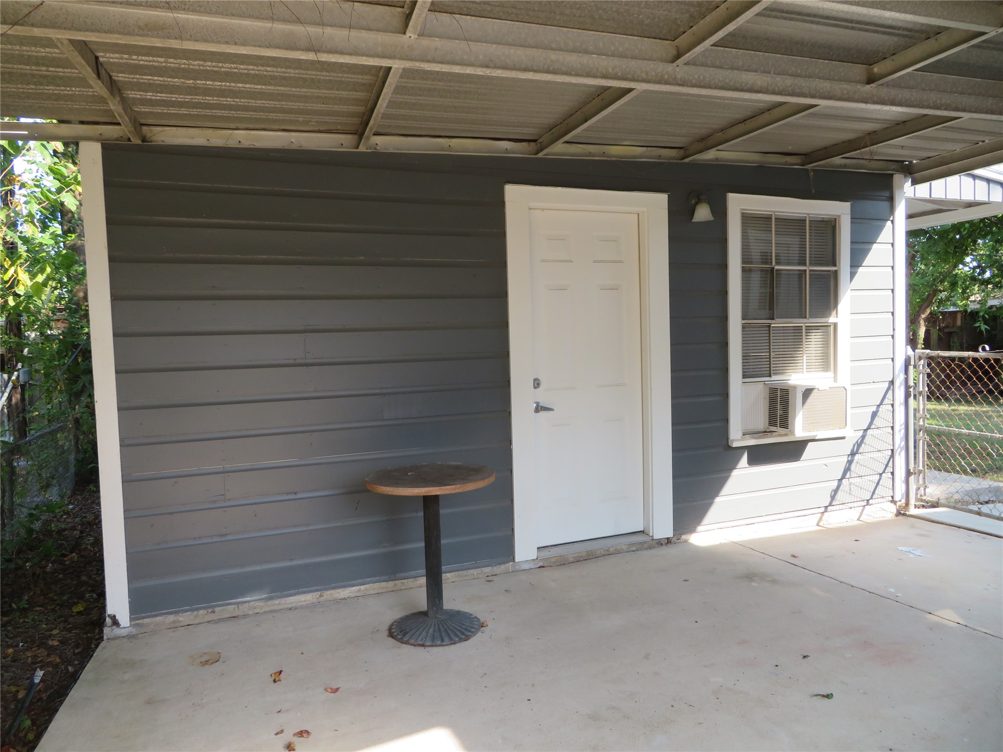 1103 Jocelyn Street Property Photo 5
