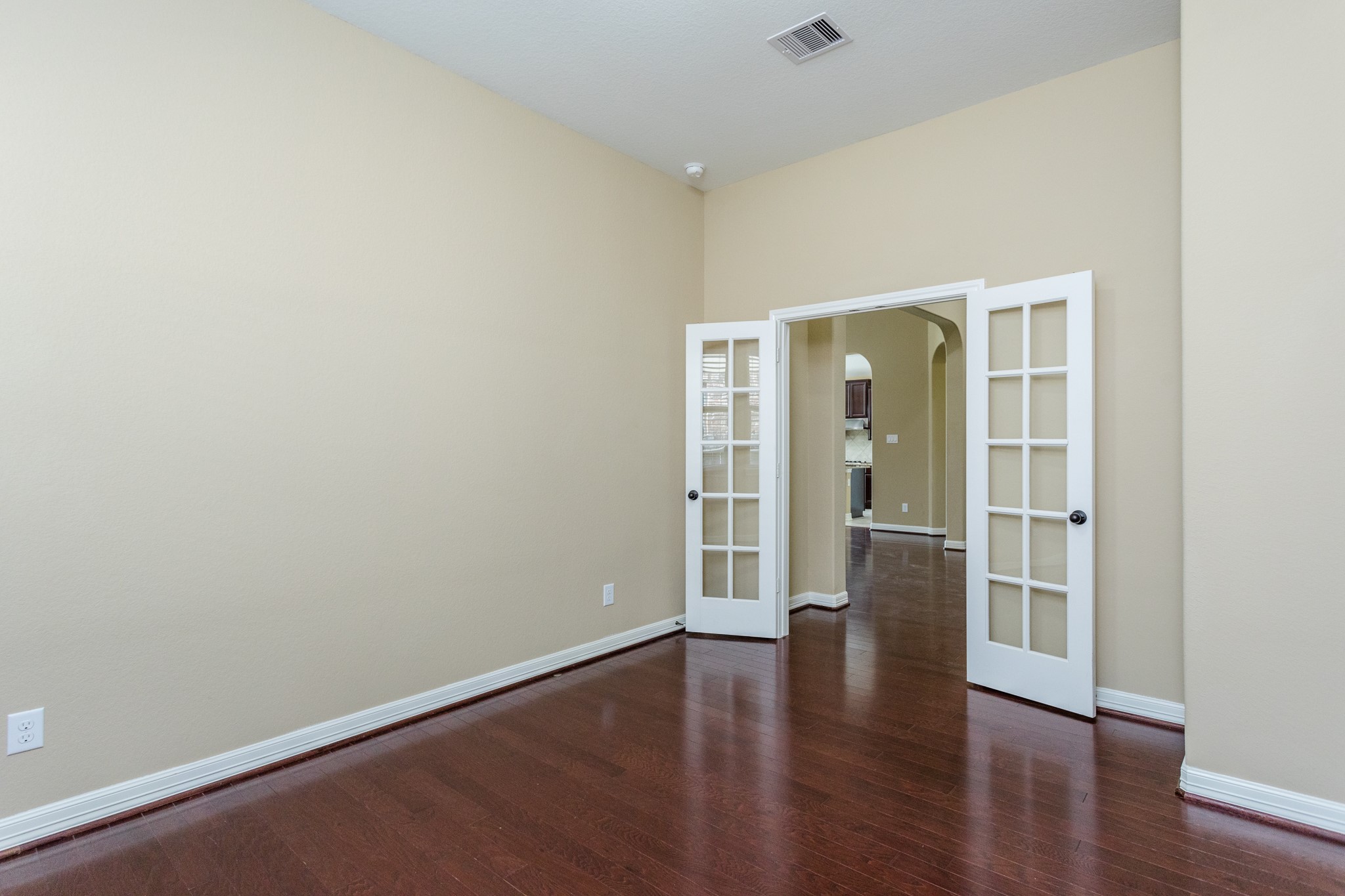 7810 Deep Green Drive Property Photo 6