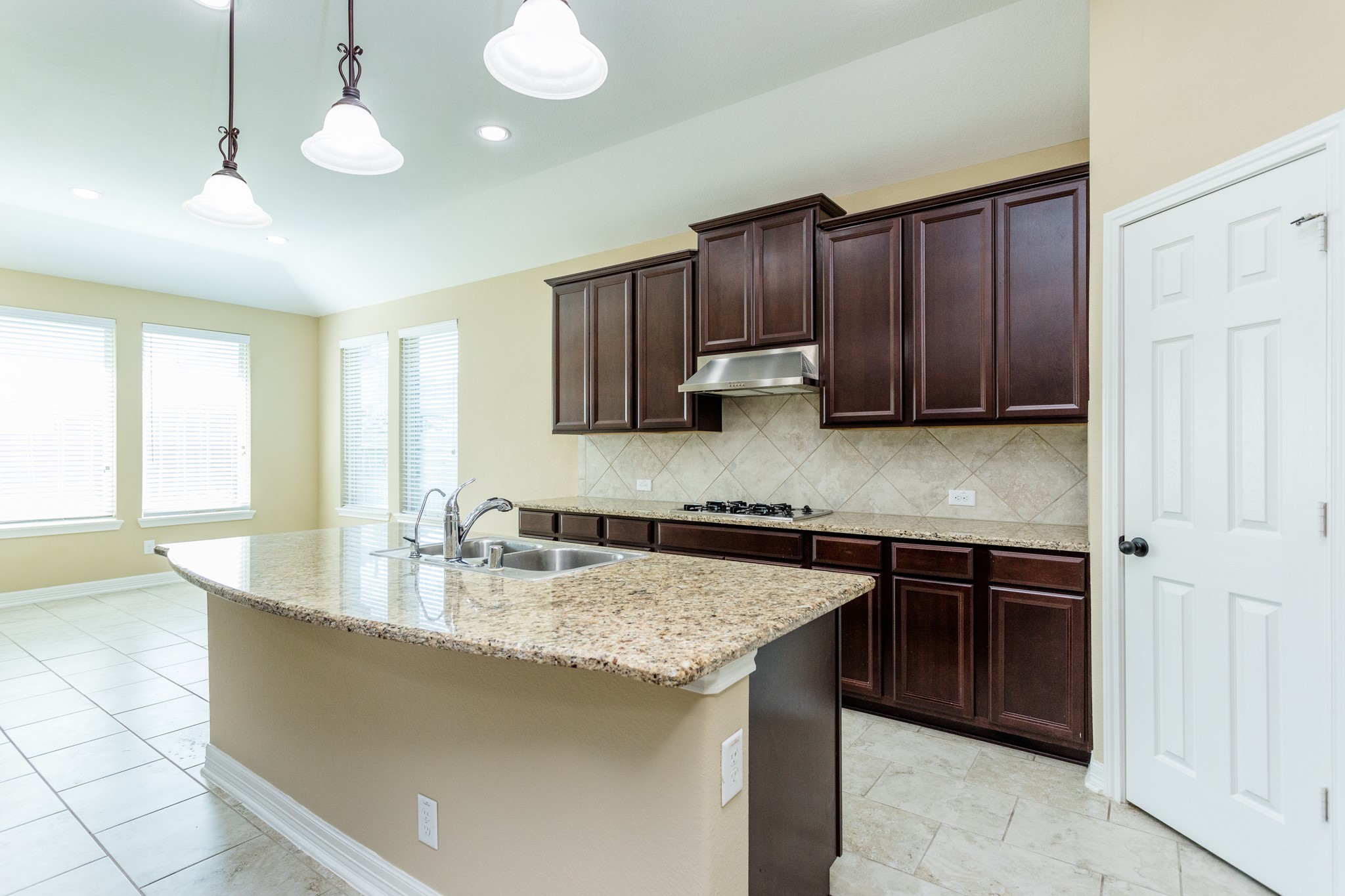 7810 Deep Green Drive Property Photo 16