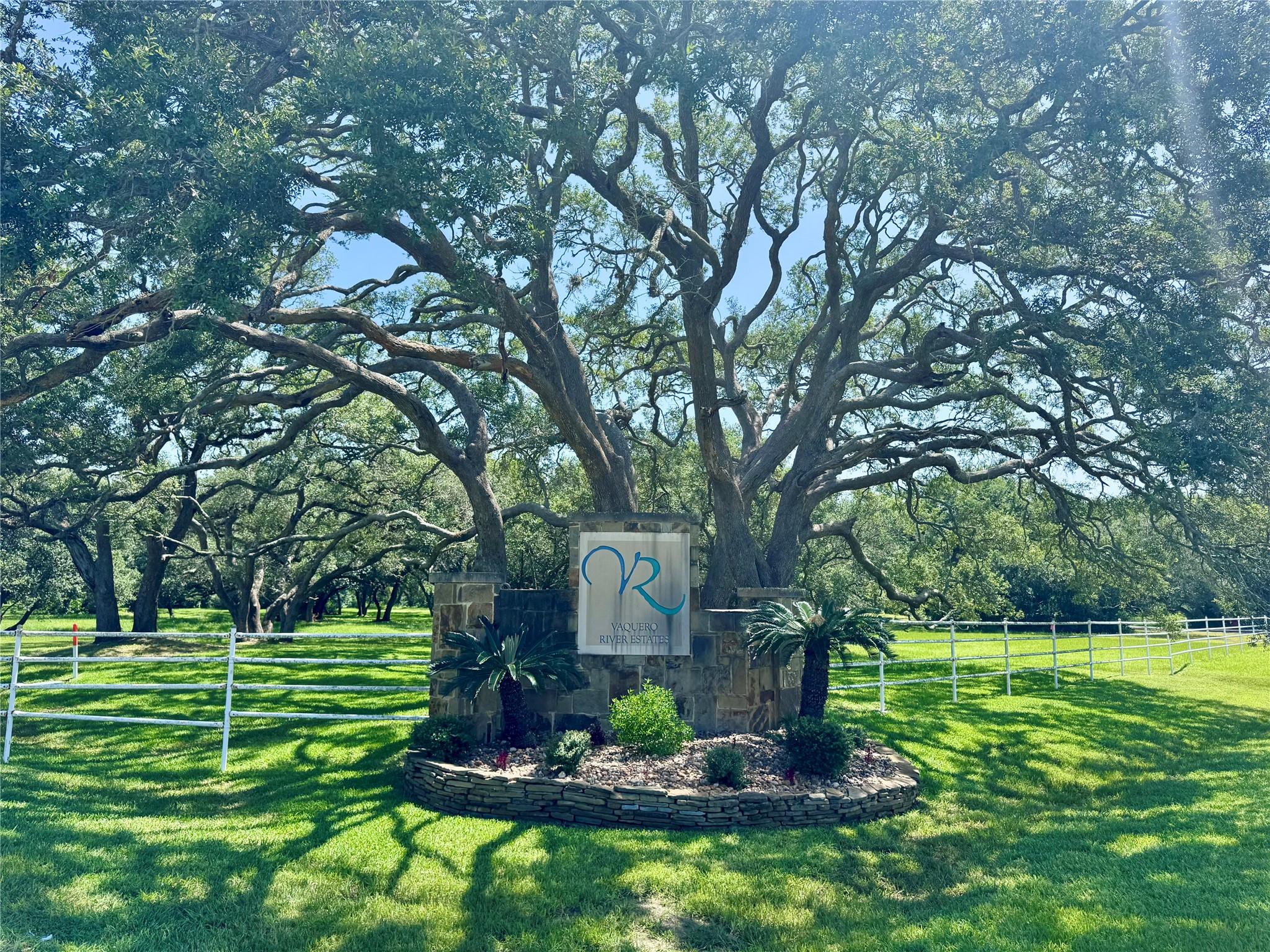 4 Center Tree Drive, Palacios Tx 77465 Property Photo 1