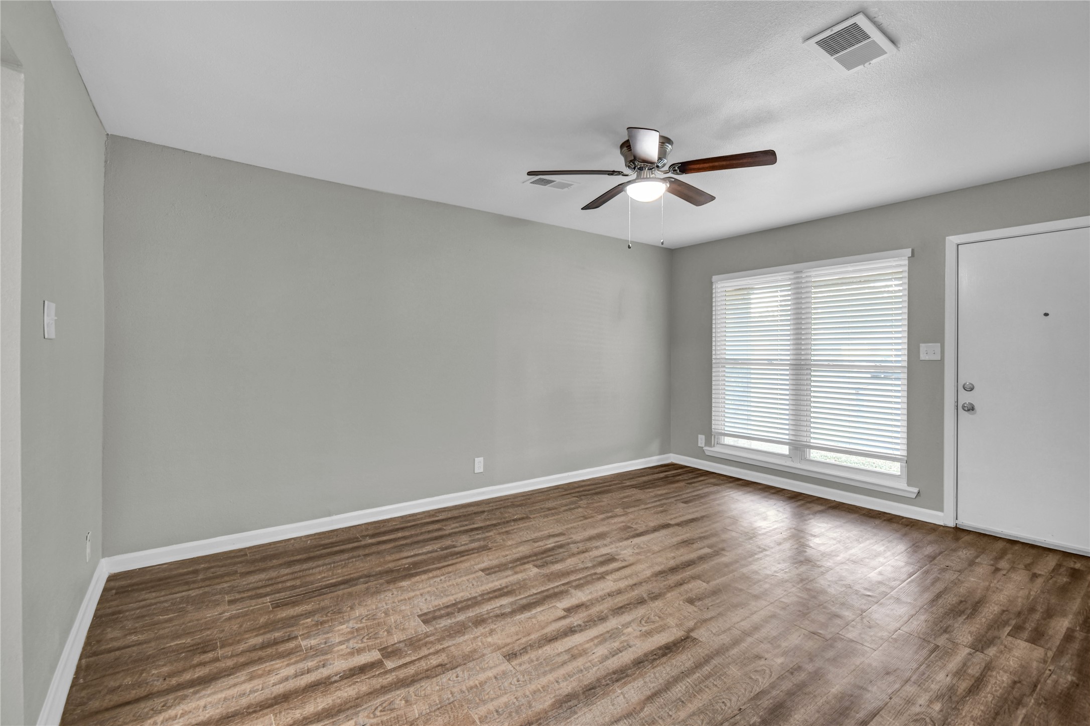 113 S Yaupon Street Property Photo 6