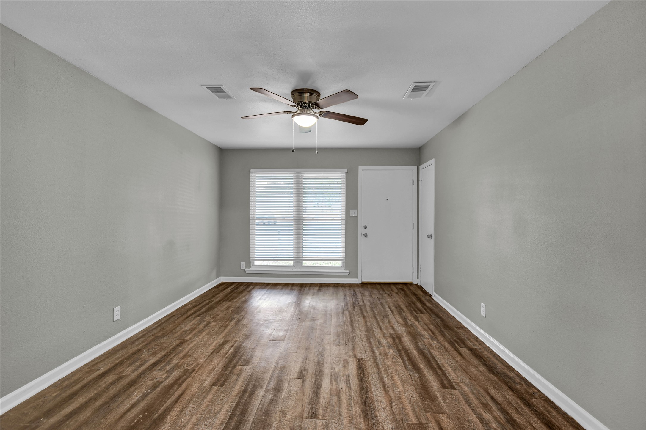 113 S Yaupon Street Property Photo 7