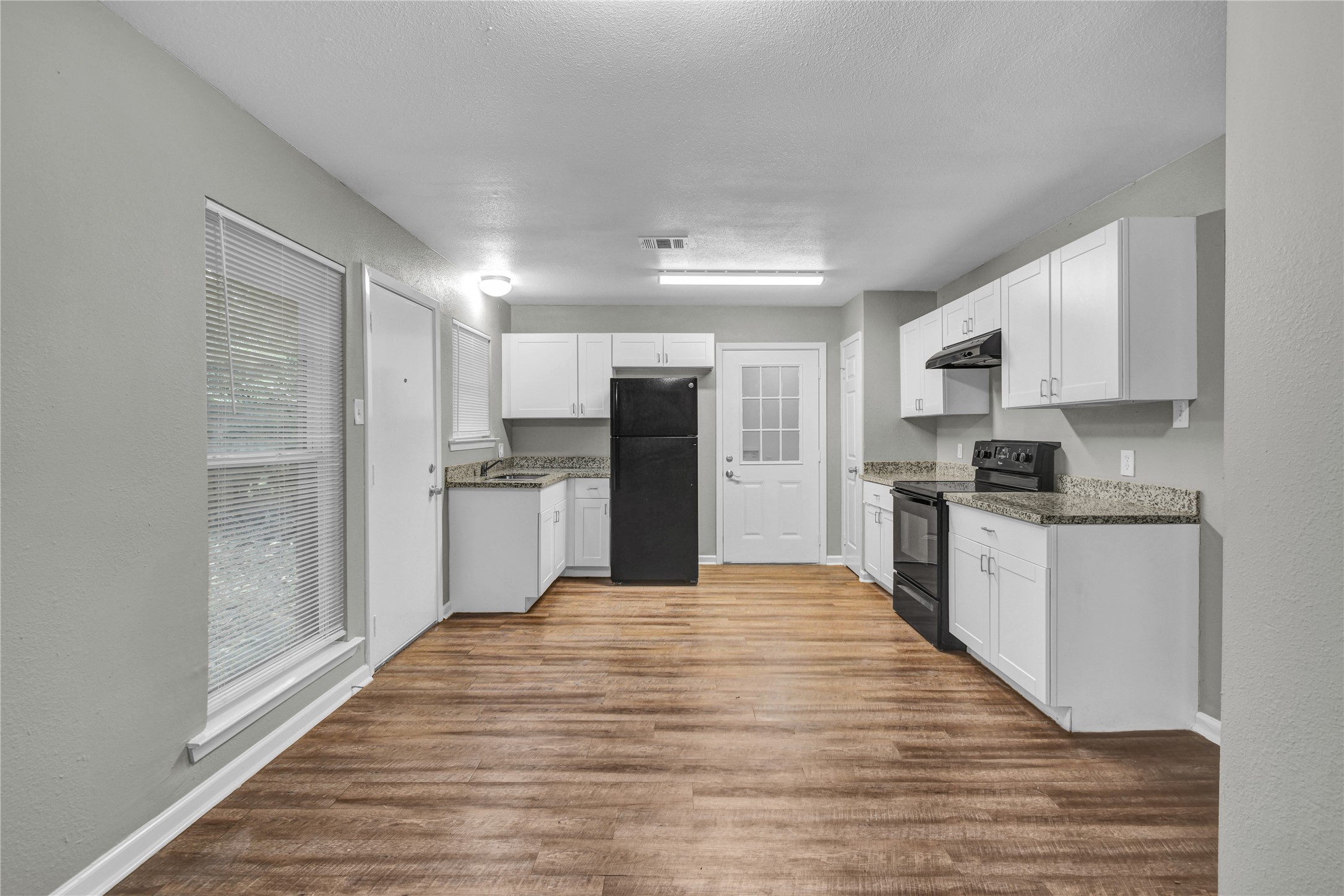 113 S Yaupon Street Property Photo 8