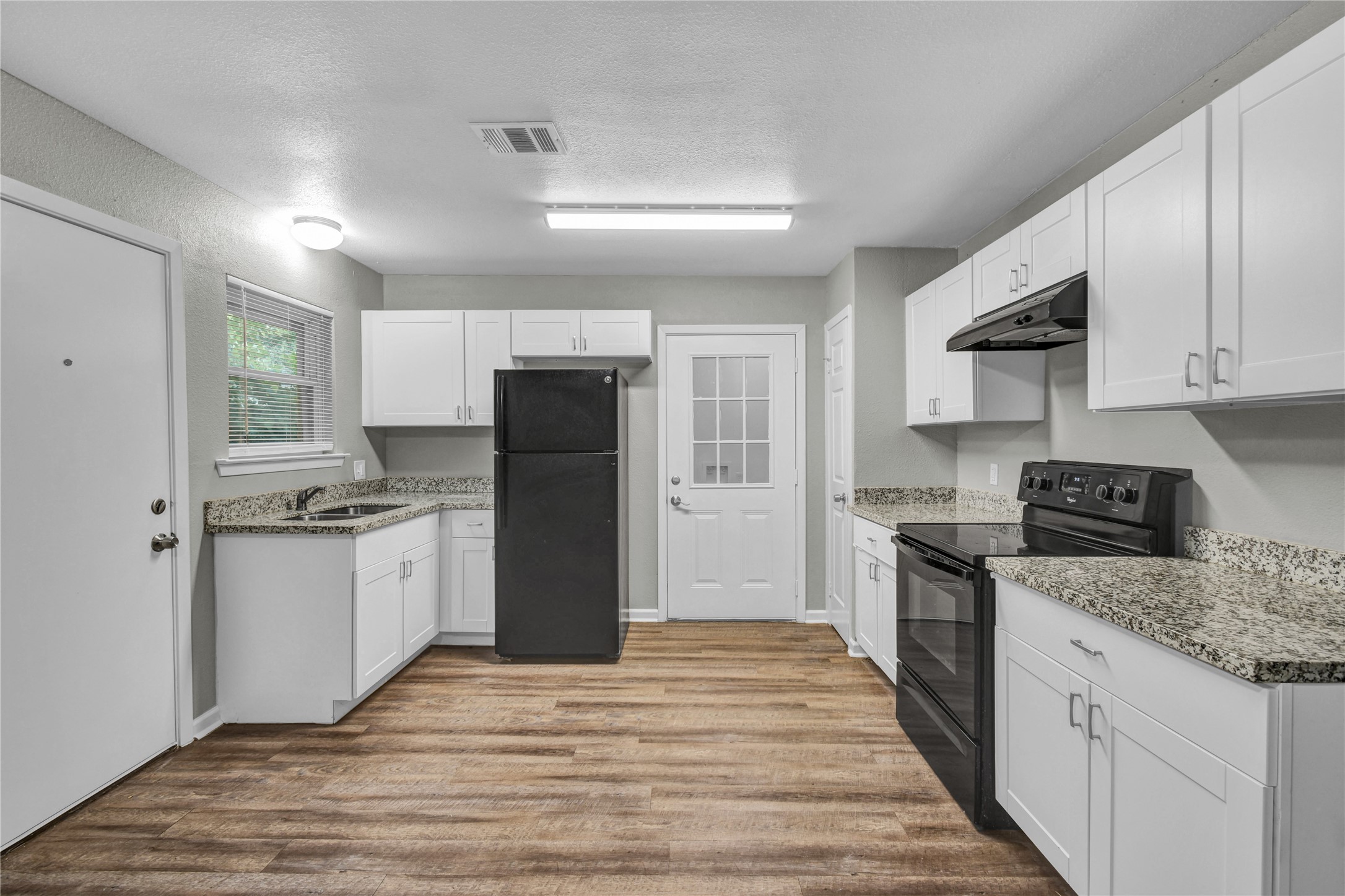 113 S Yaupon Street Property Photo 9