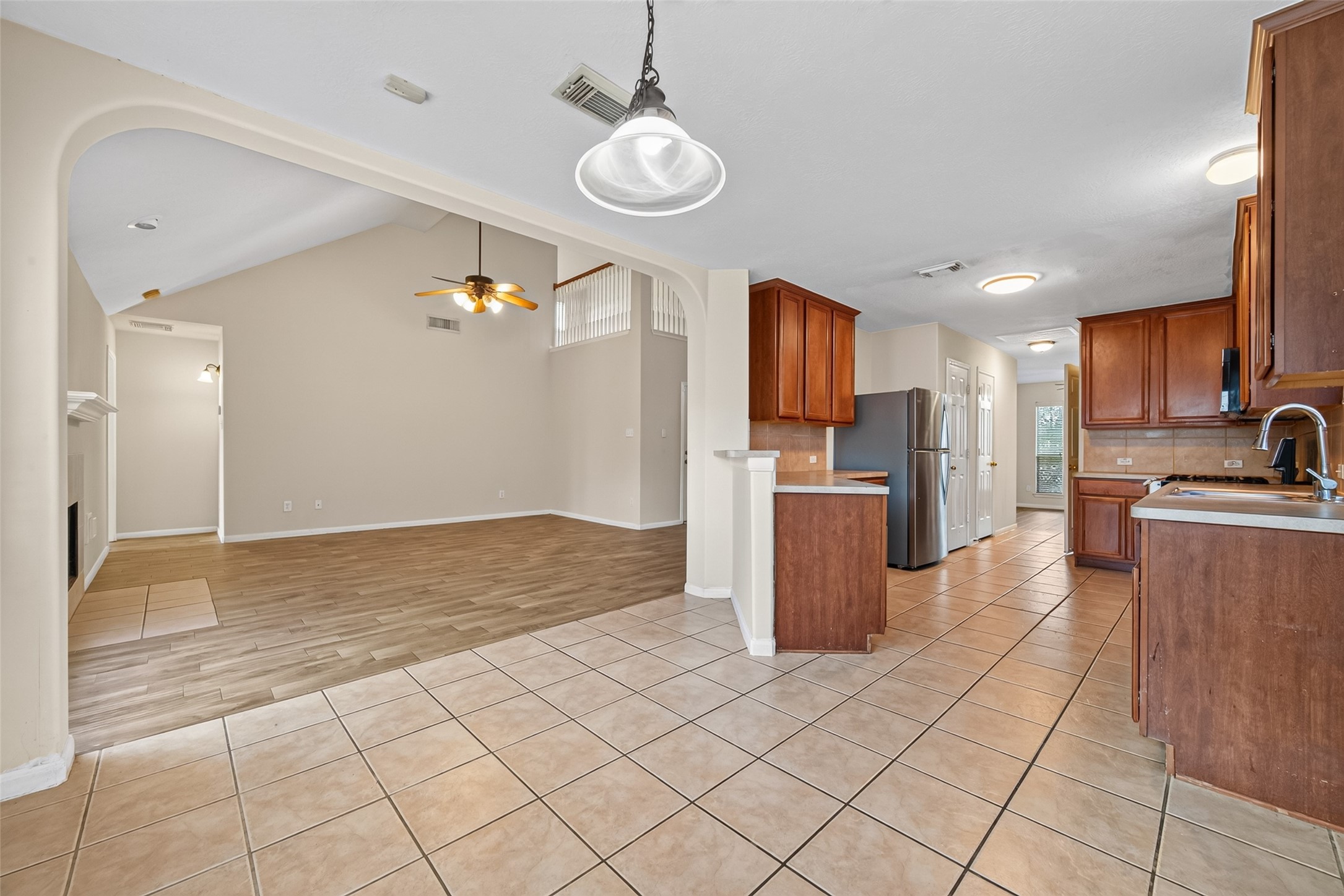 9127 N Ferndale Place Drive Property Photo 6