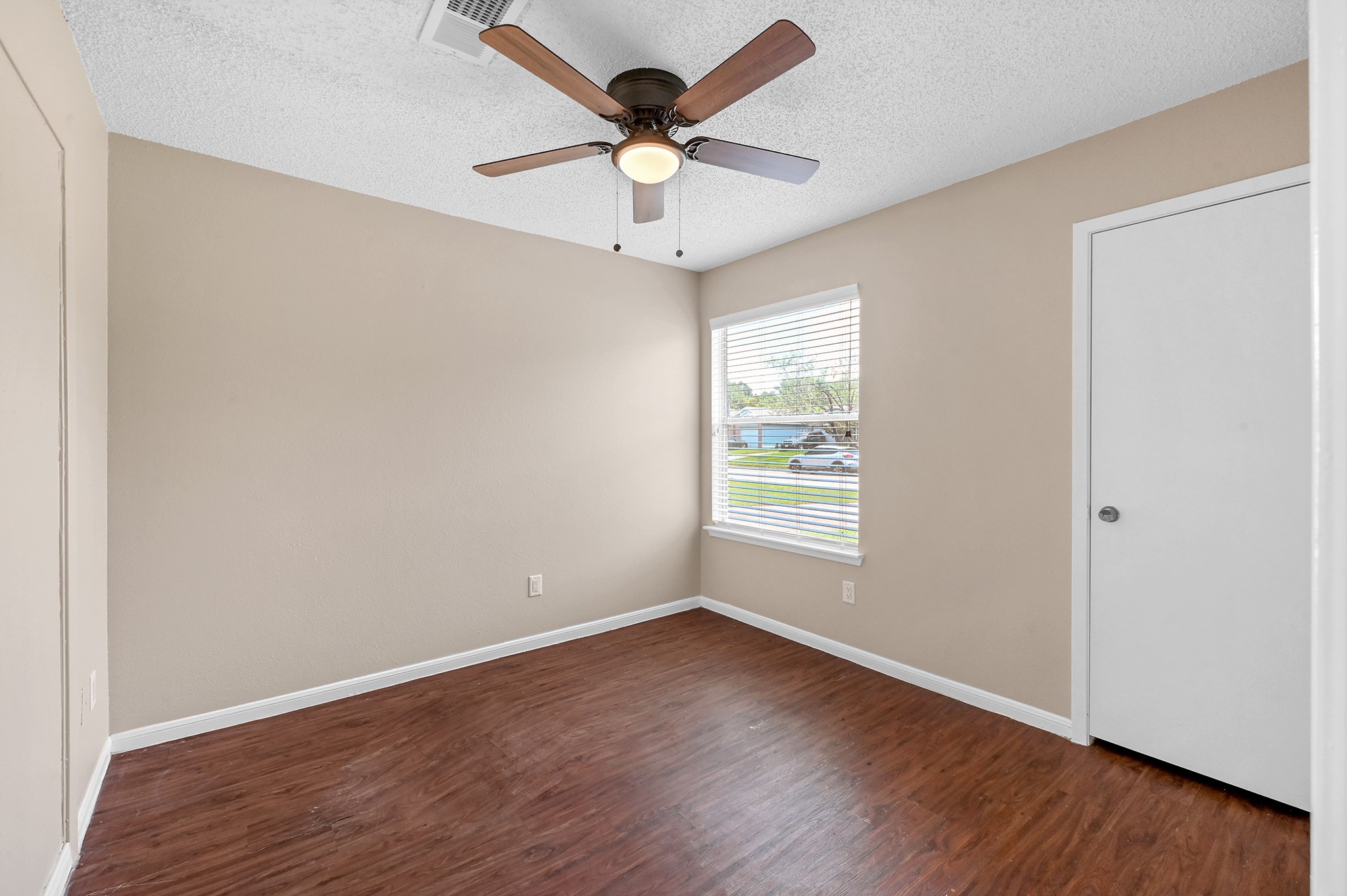 7823 Eastern Bluebird Drive Property Photo 9