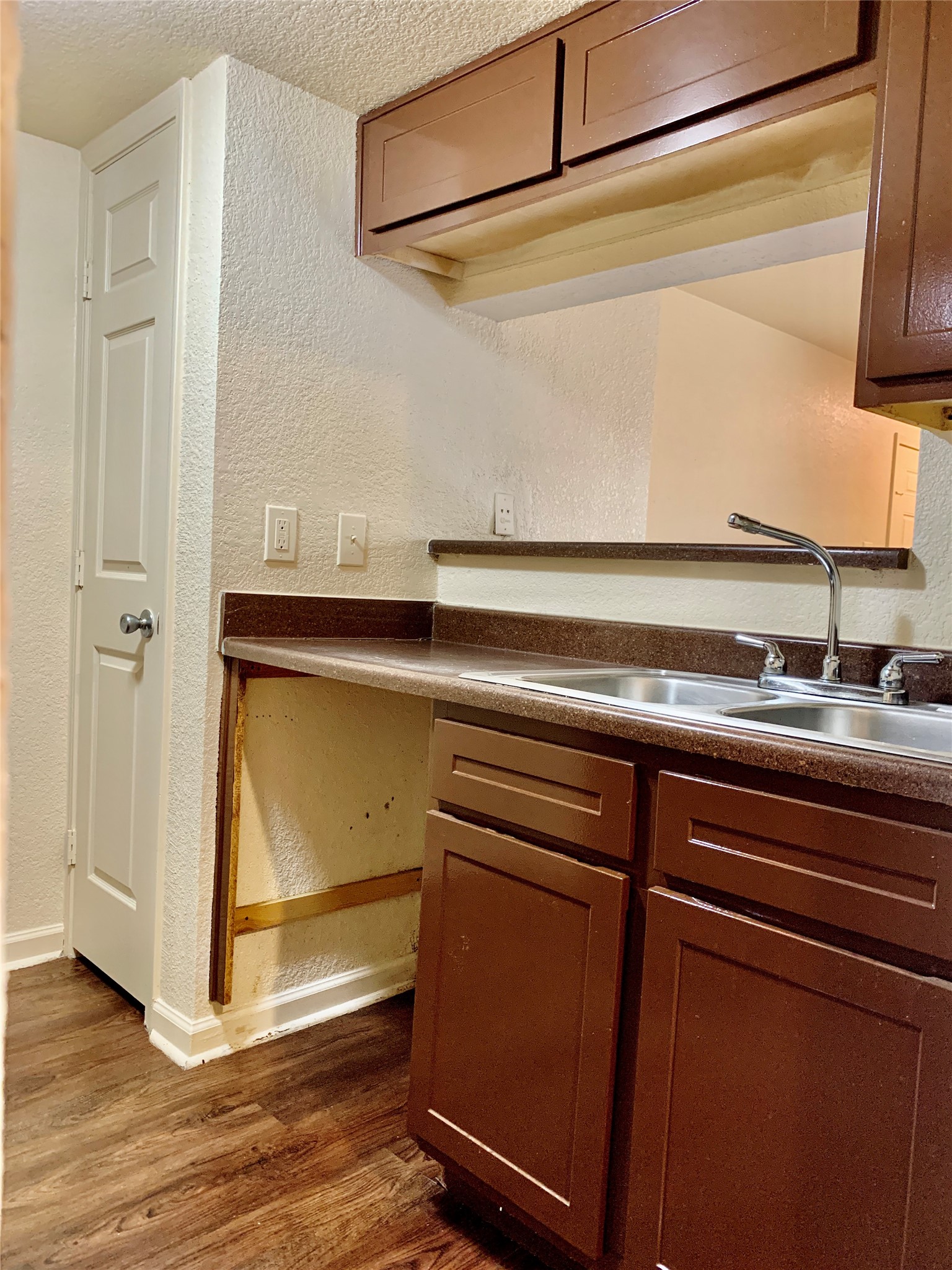 8100 Creekbend Drive 157 Property Photo 7