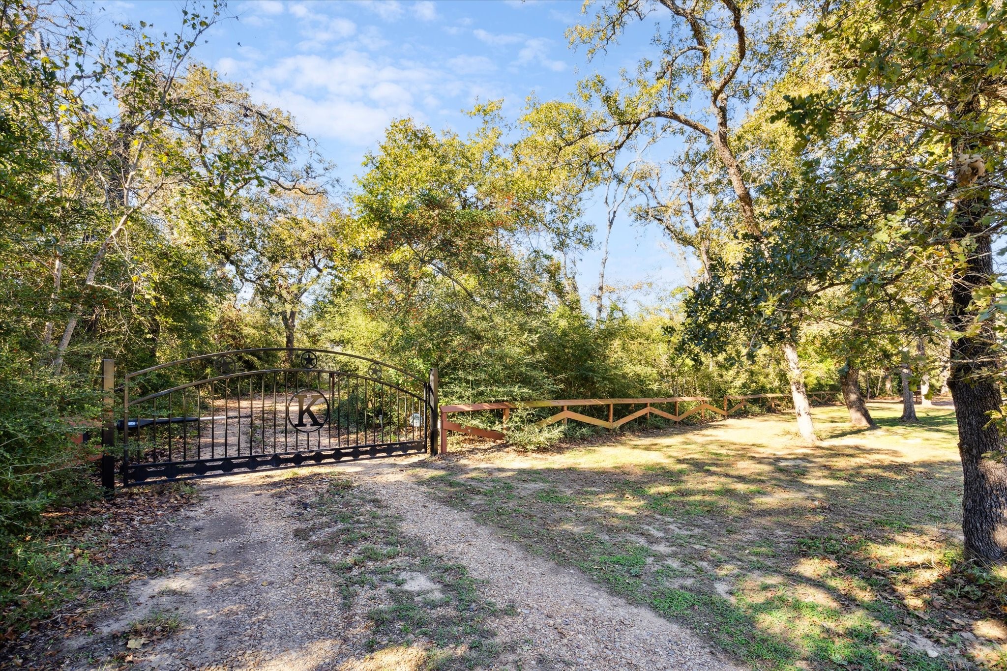 155 Oakwoods Drive Property Photo 4