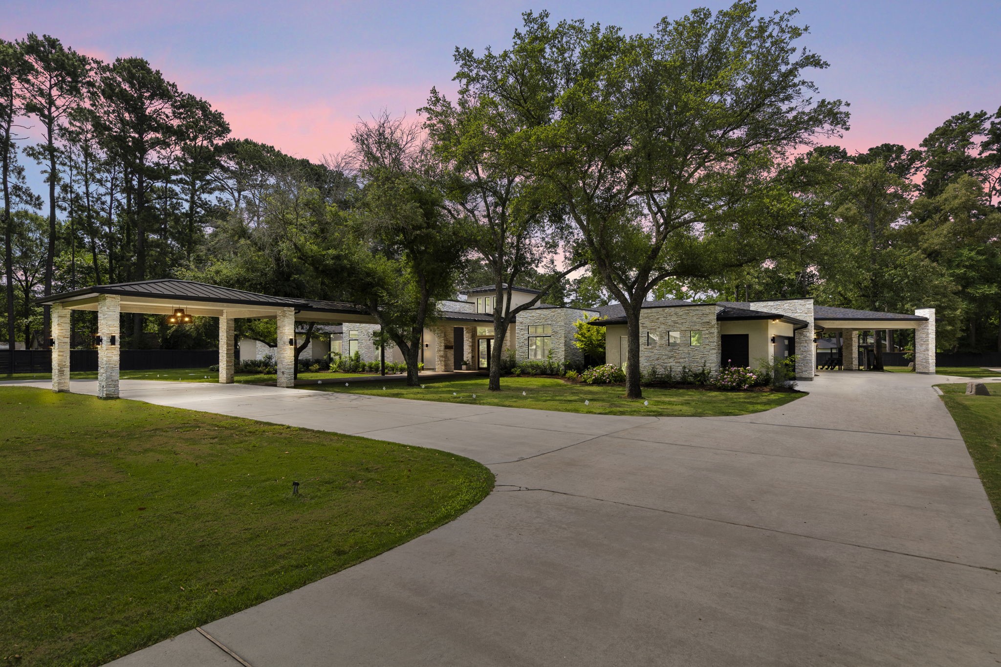 2487 Northline Road Property Photo